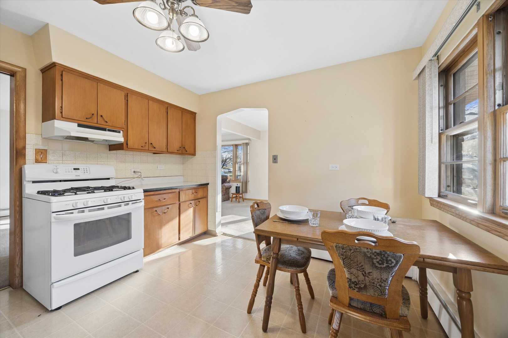 942 Sherwood Road, La Grange Park, IL 60526