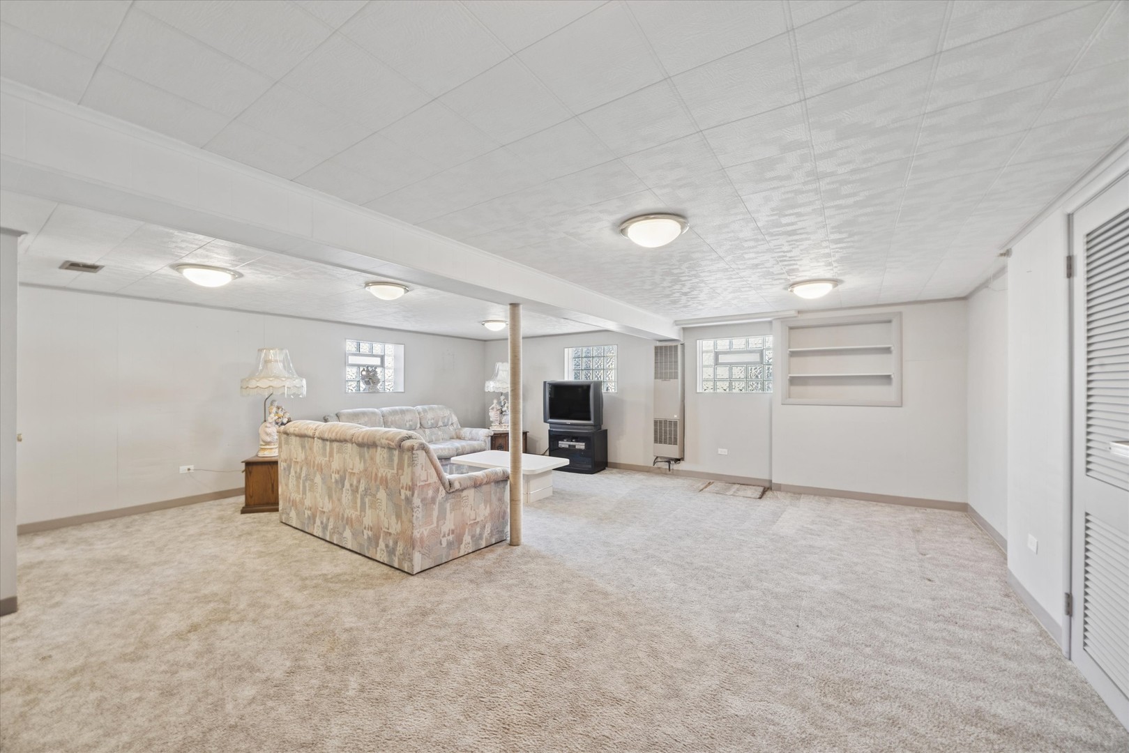 942 Sherwood Road, La Grange Park, IL 60526