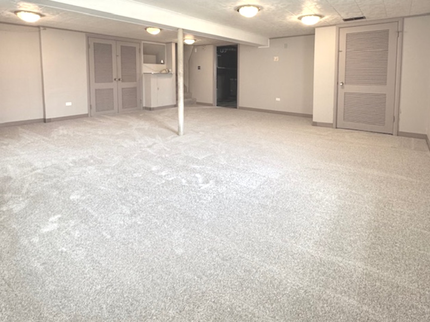 942 Sherwood Road, La Grange Park, IL 60526