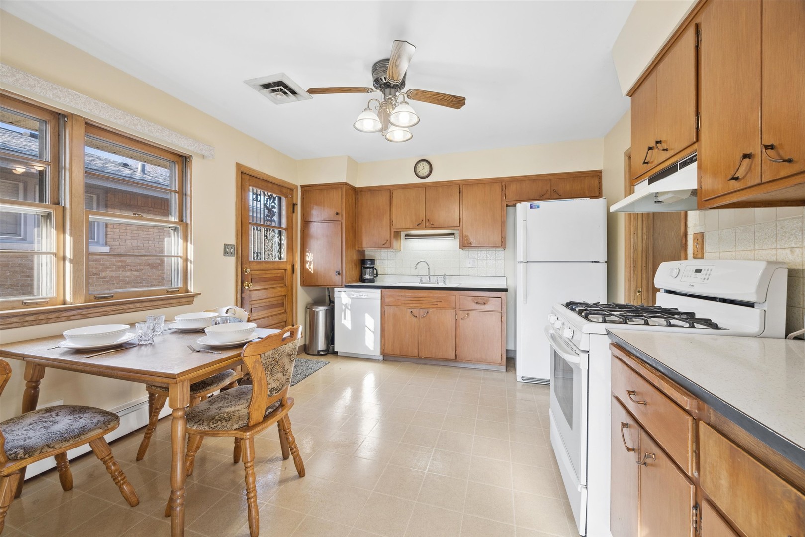 942 Sherwood Road, La Grange Park, IL 60526