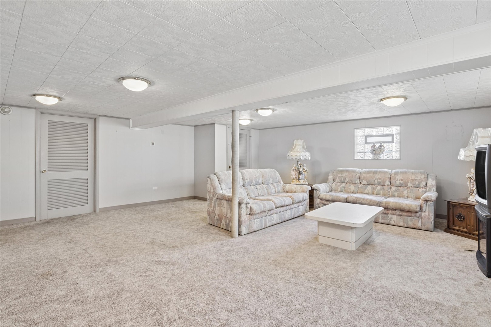 942 Sherwood Road, La Grange Park, IL 60526