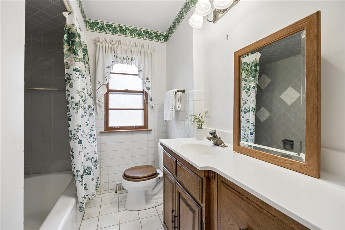 S645 Forest Street, Winfield, IL 60190