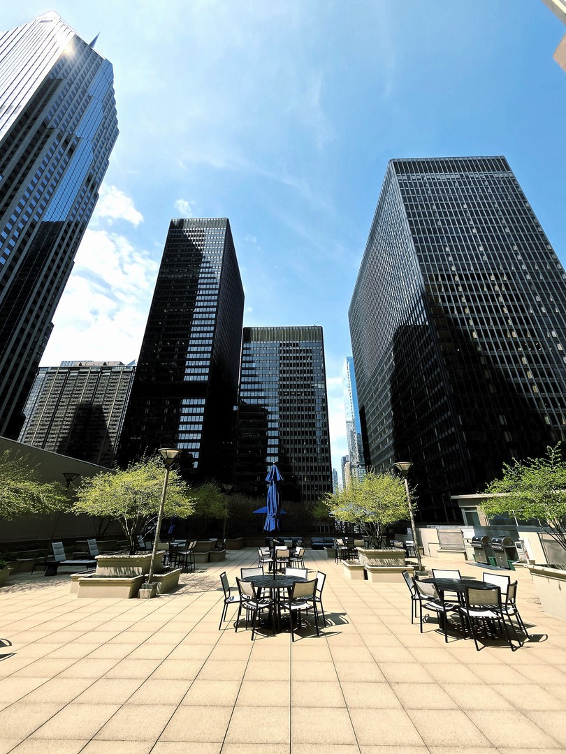222 N Columbus Drive #1003, Chicago, IL 60601