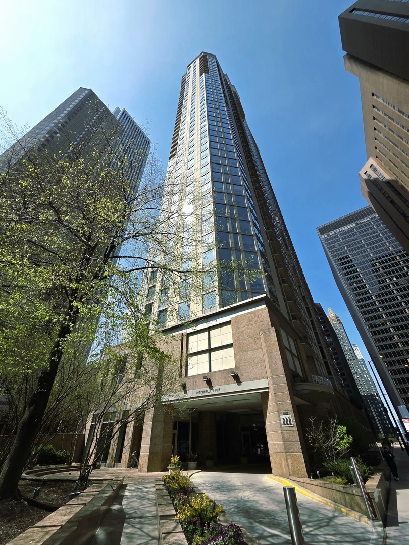 222 N Columbus Drive #1003, Chicago, IL 60601