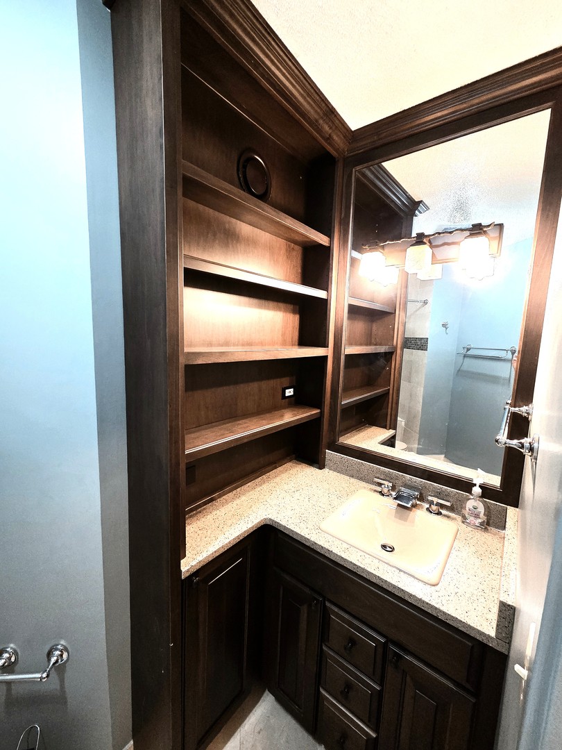 222 N Columbus Drive #1003, Chicago, IL 60601