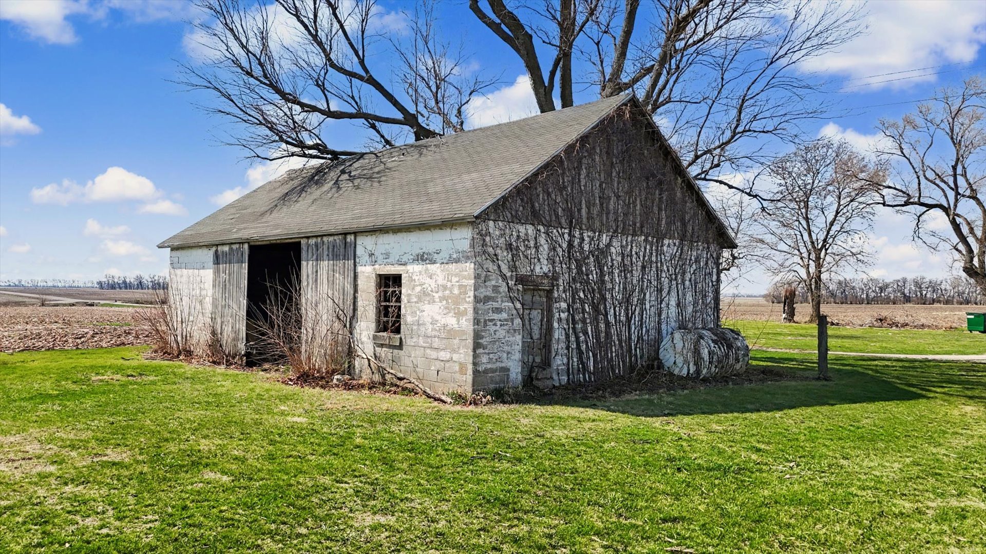 1198 N 1900 East Road, Milford, IL 60953