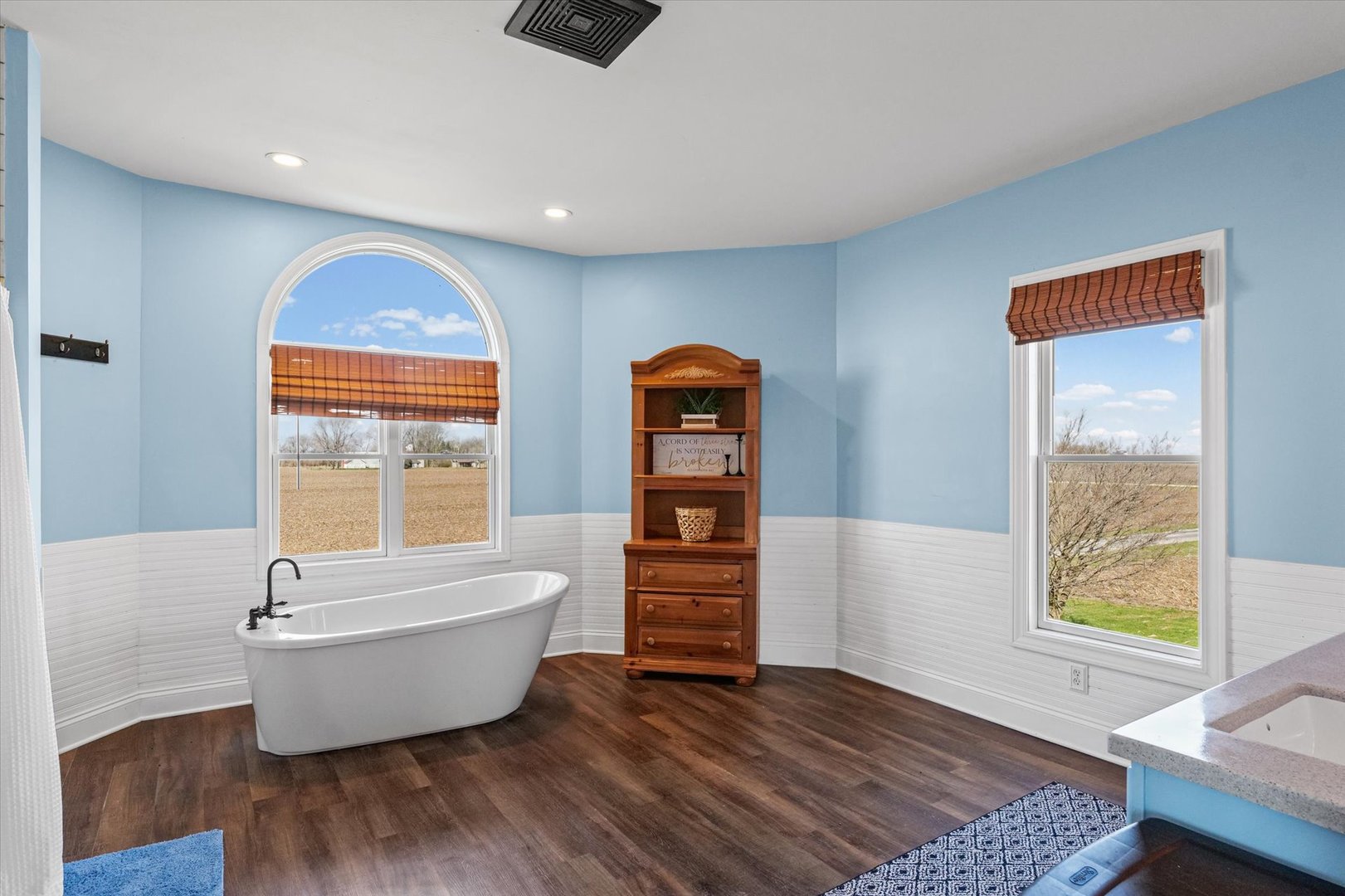 1198 N 1900 East Road, Milford, IL 60953