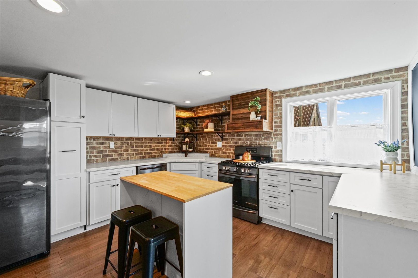 1198 N 1900 East Road, Milford, IL 60953