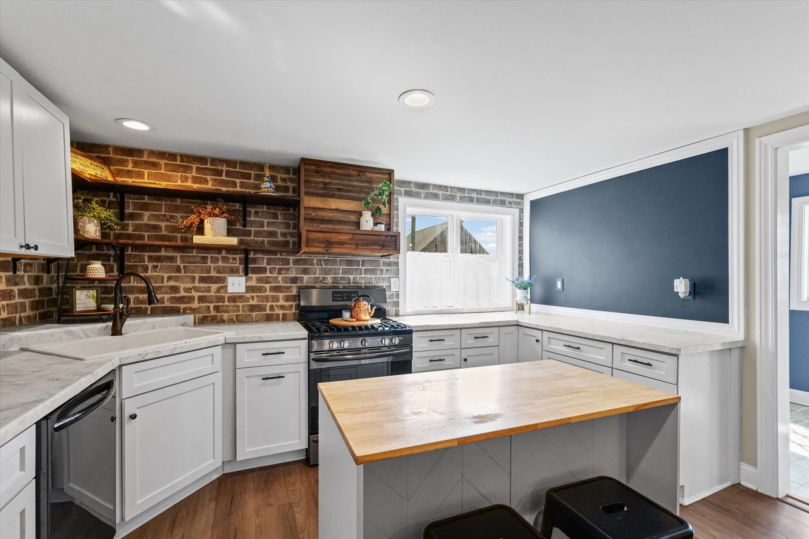 1198 N 1900 East Road, Milford, IL 60953