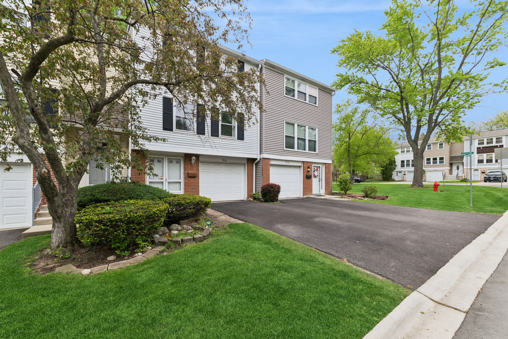 1813 Lancashire Court, Schaumburg, IL 60194