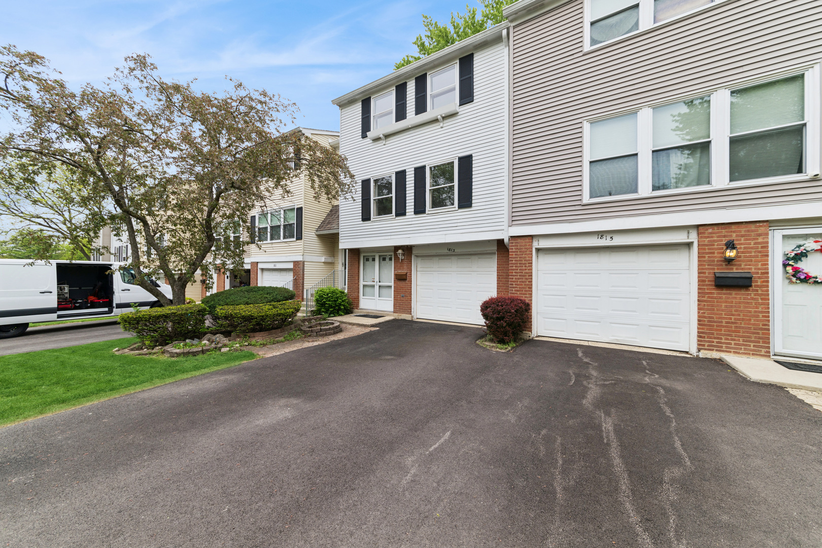 1813 Lancashire Court, Schaumburg, IL 60194