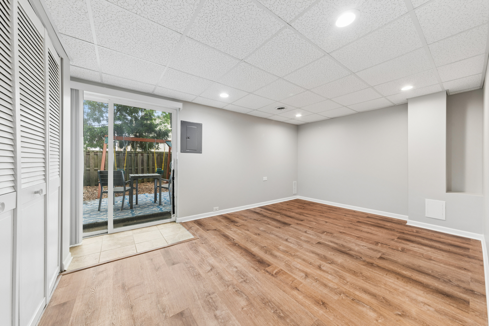 1813 Lancashire Court, Schaumburg, IL 60194
