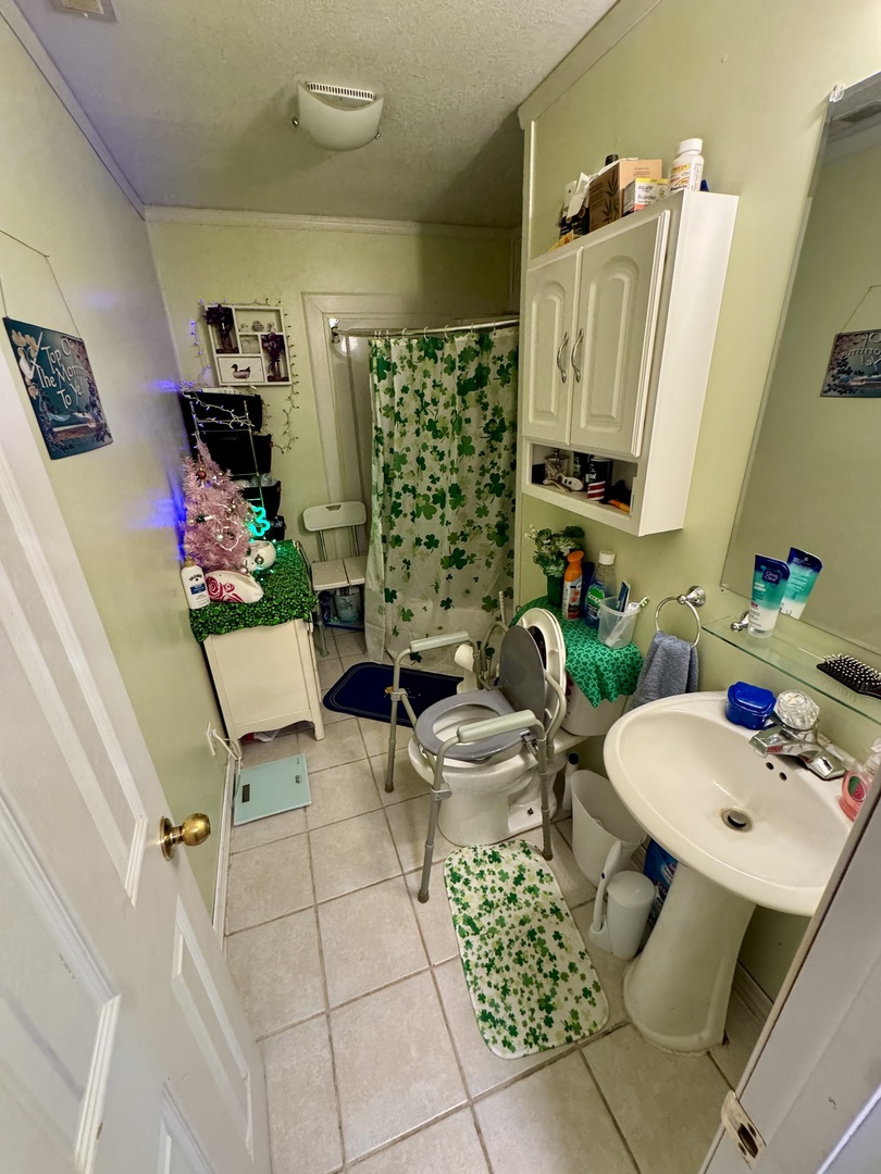 1308 Douglas Drive, Sterling, IL 61081