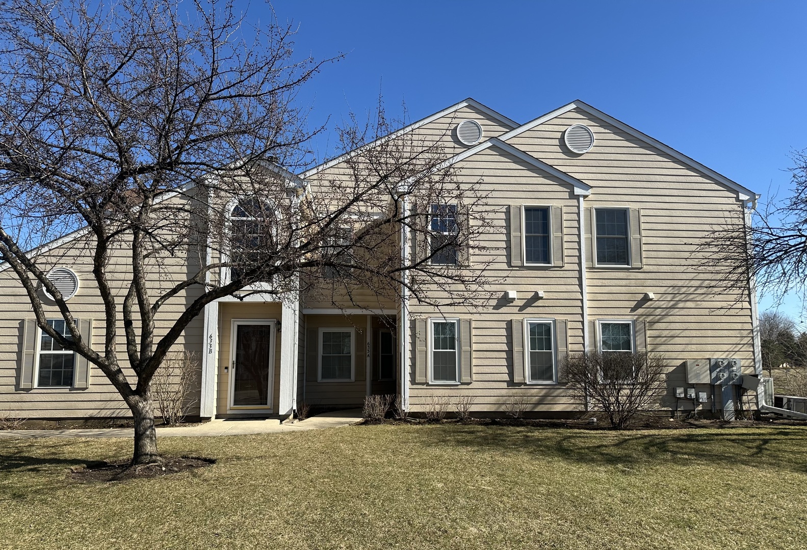 633 W Streamwood Boulevard #A, Streamwood, IL 60107