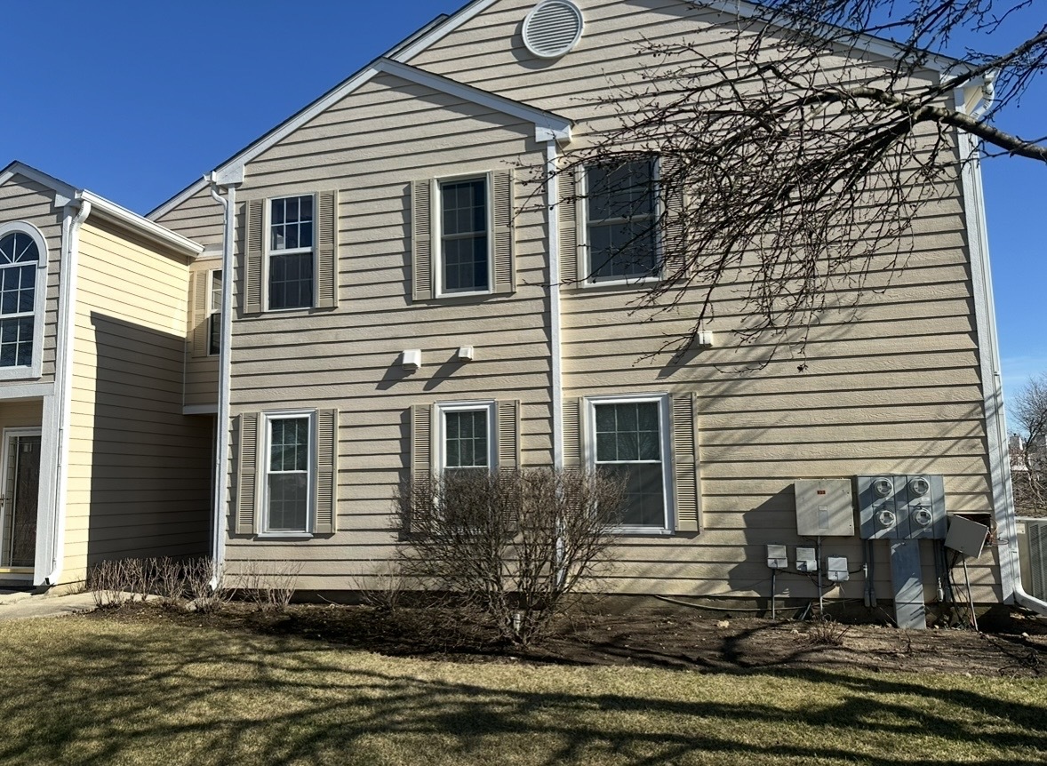 633 W Streamwood Boulevard #A, Streamwood, IL 60107