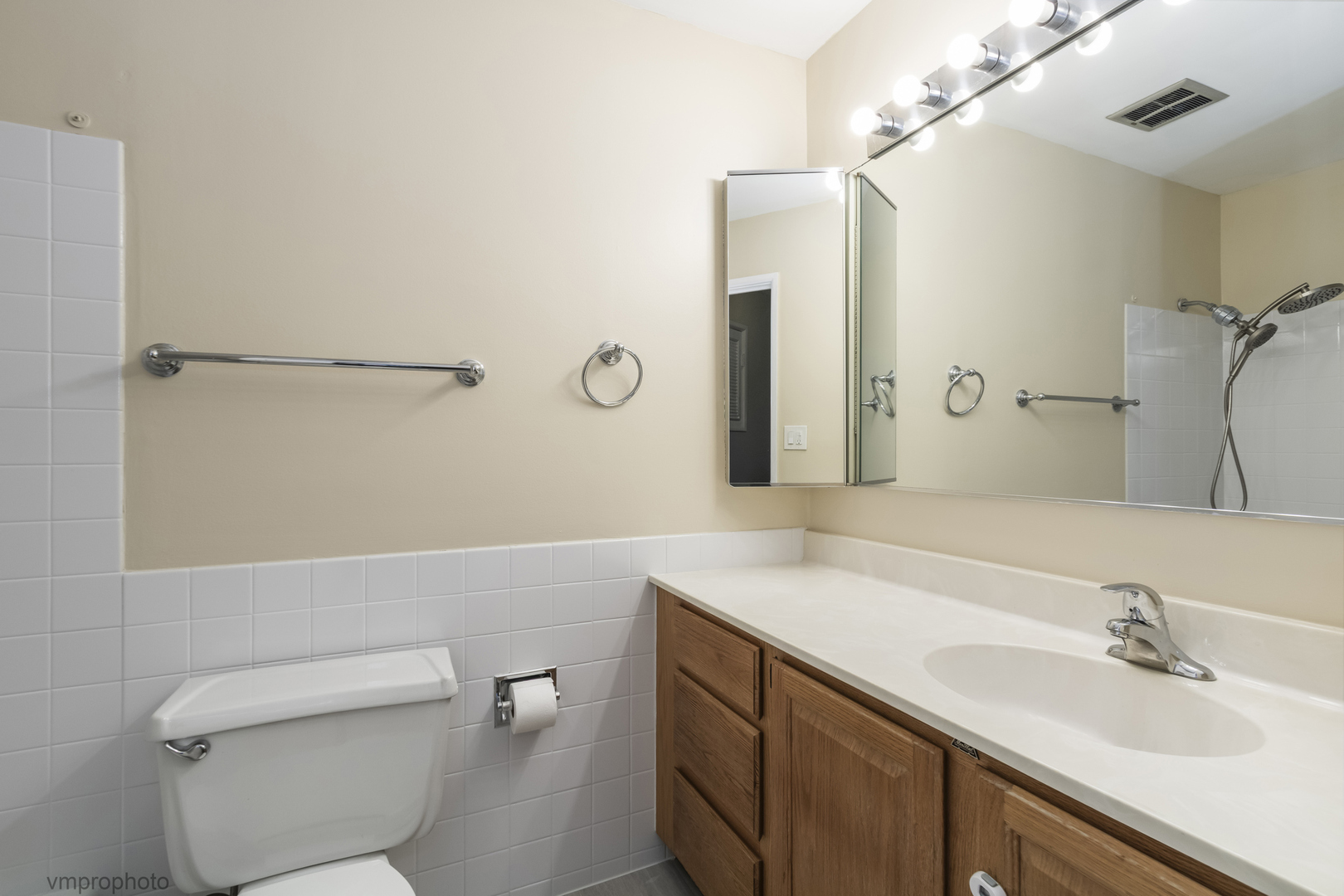 1116 S New Wilke Road #2209, Arlington Heights, IL 60005