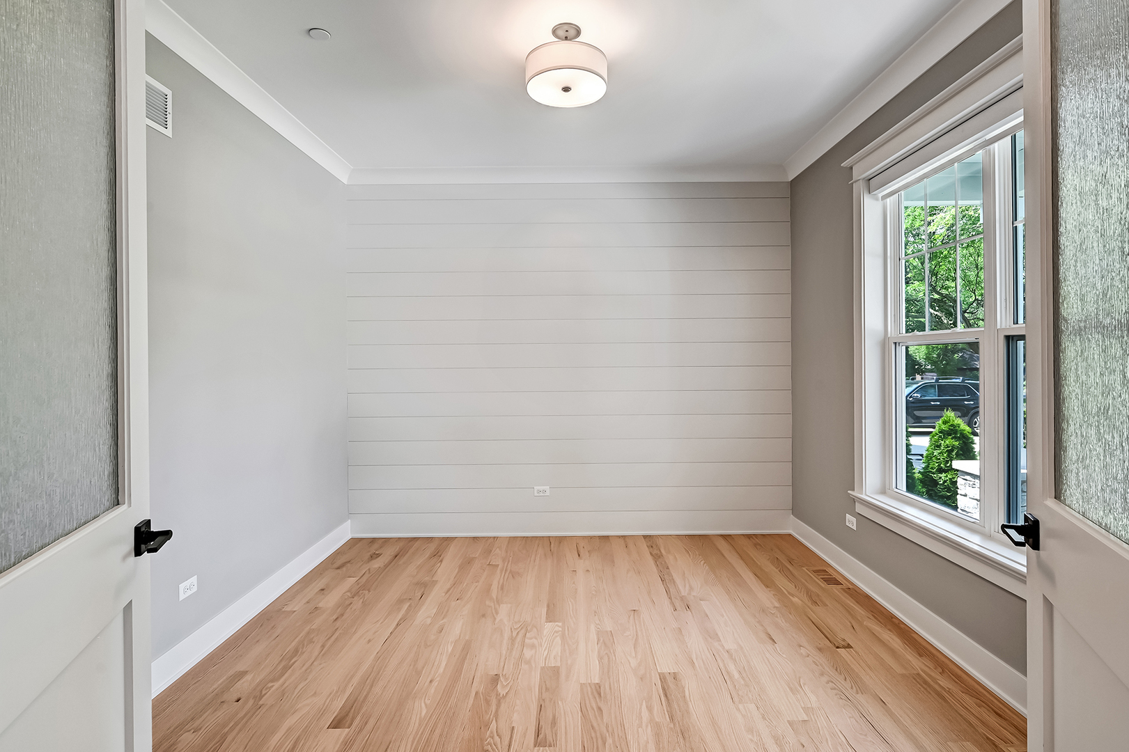 256 Coe Road, Clarendon Hills, IL 60514