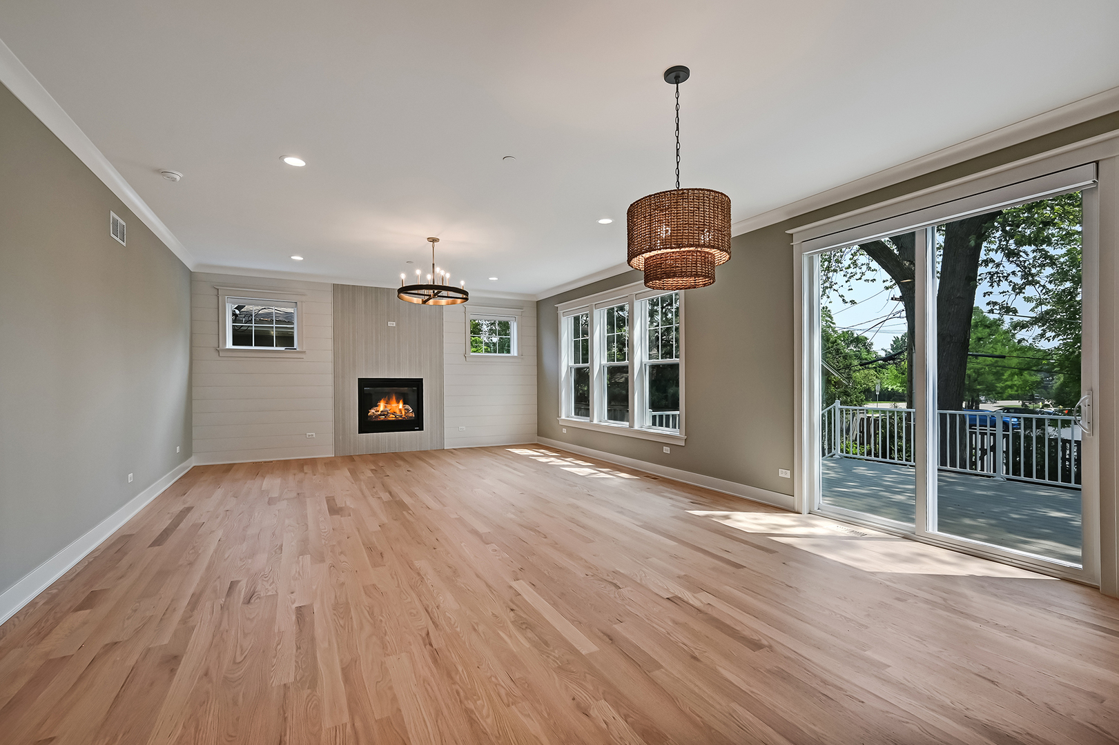 256 Coe Road, Clarendon Hills, IL 60514