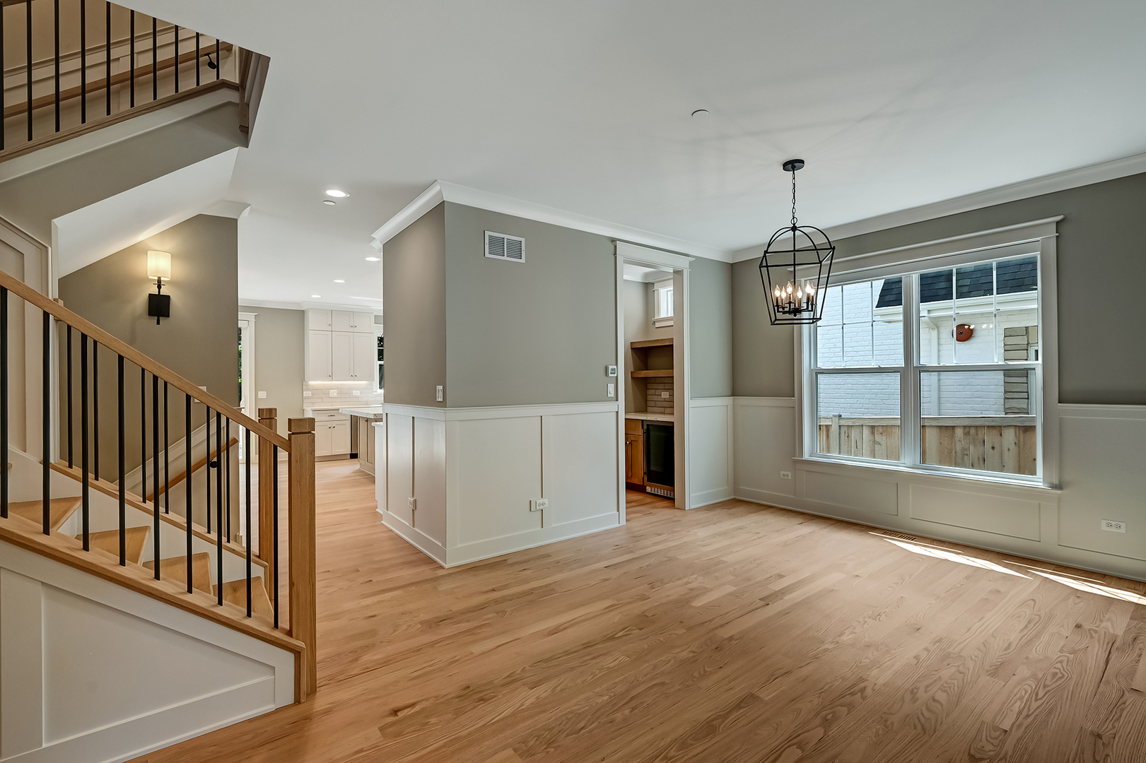 256 Coe Road, Clarendon Hills, IL 60514