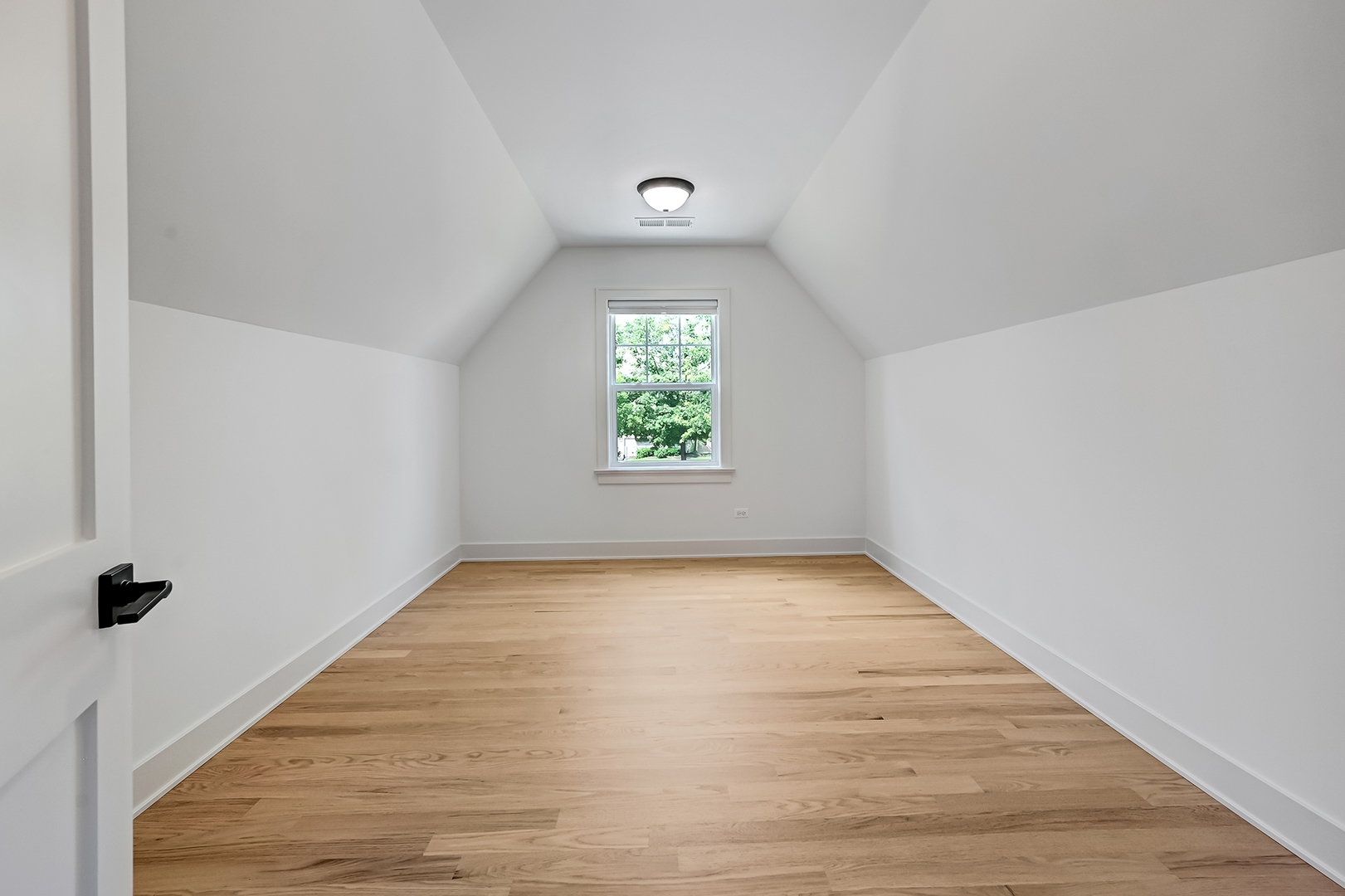 256 Coe Road, Clarendon Hills, IL 60514