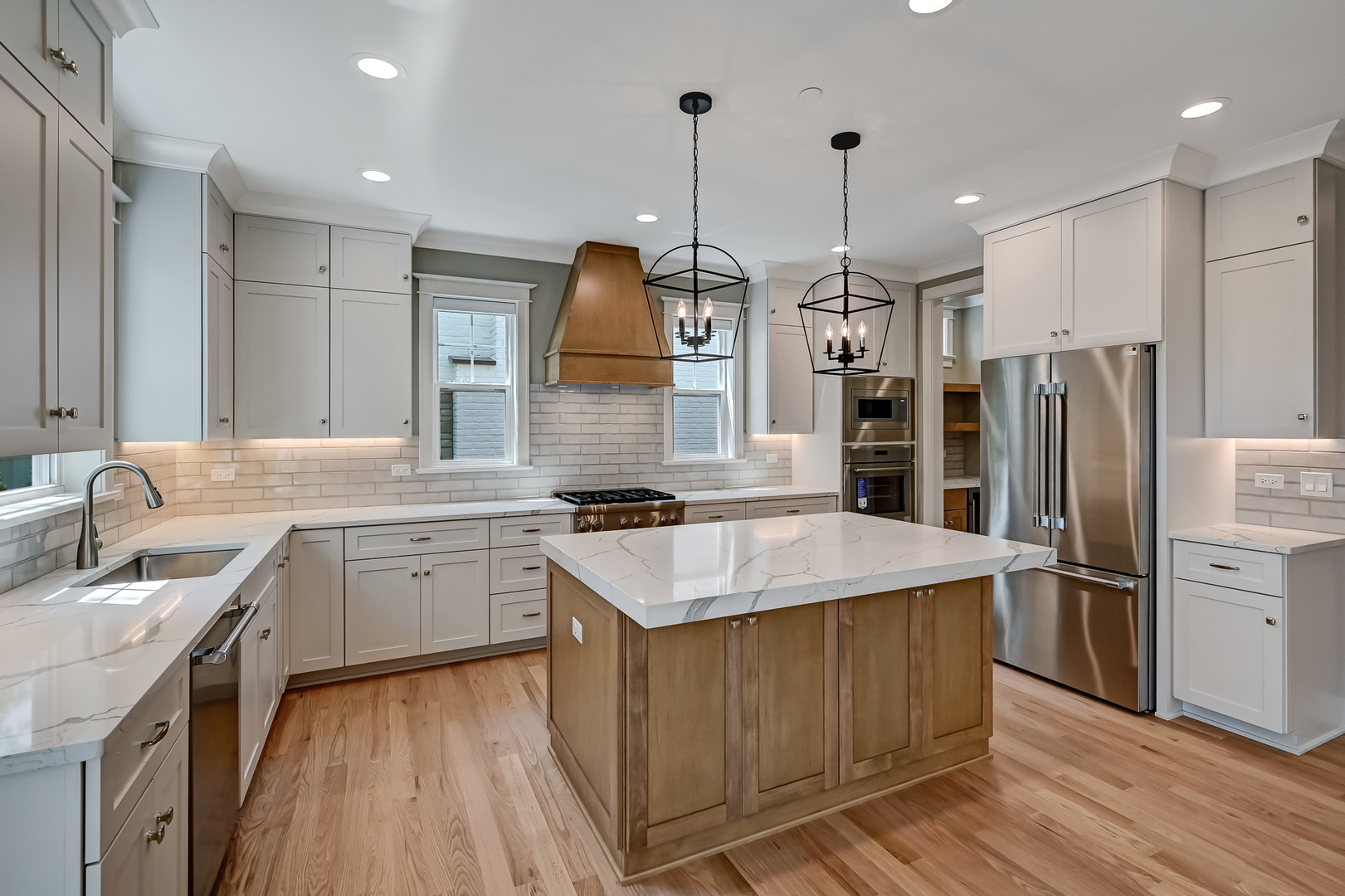 256 Coe Road, Clarendon Hills, IL 60514