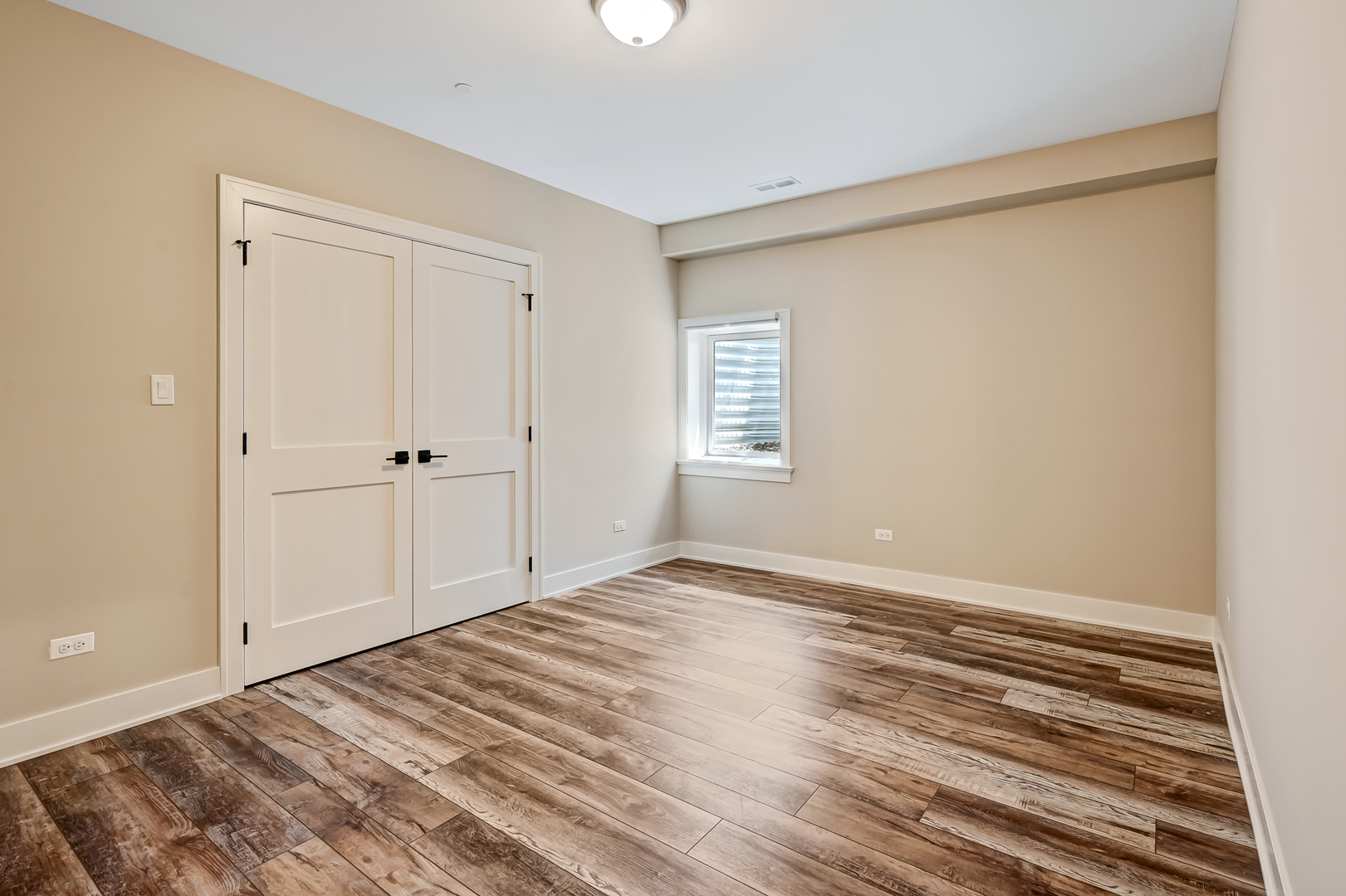 256 Coe Road, Clarendon Hills, IL 60514