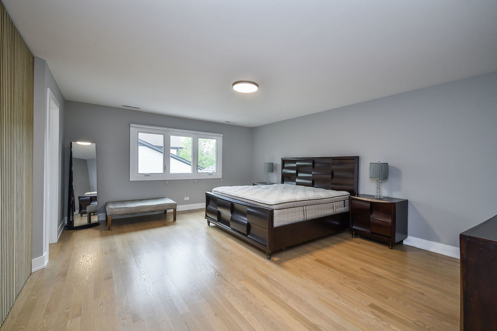 35 AMERICANA Court, Roselle, IL 60172