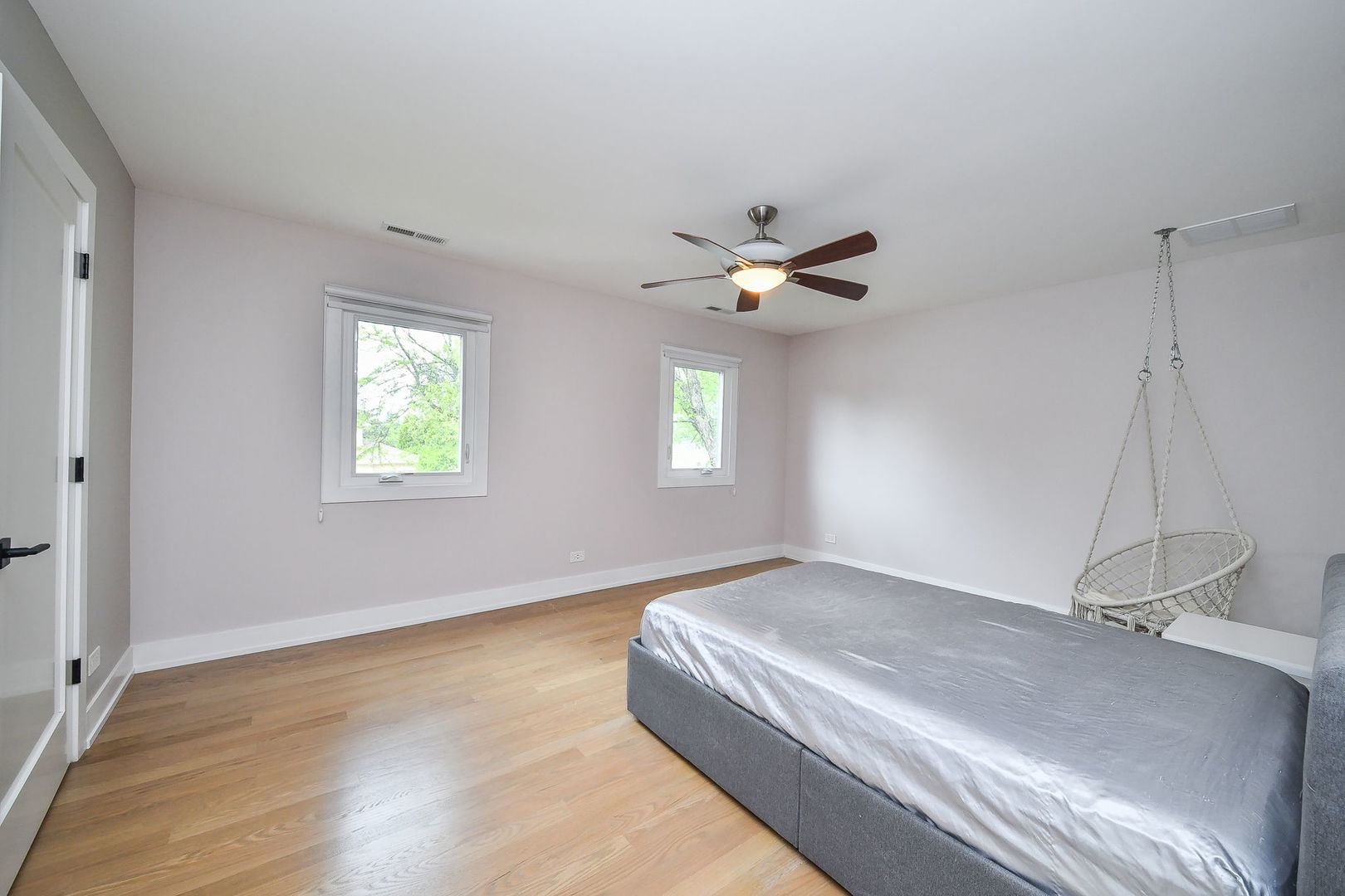 35 AMERICANA Court, Roselle, IL 60172