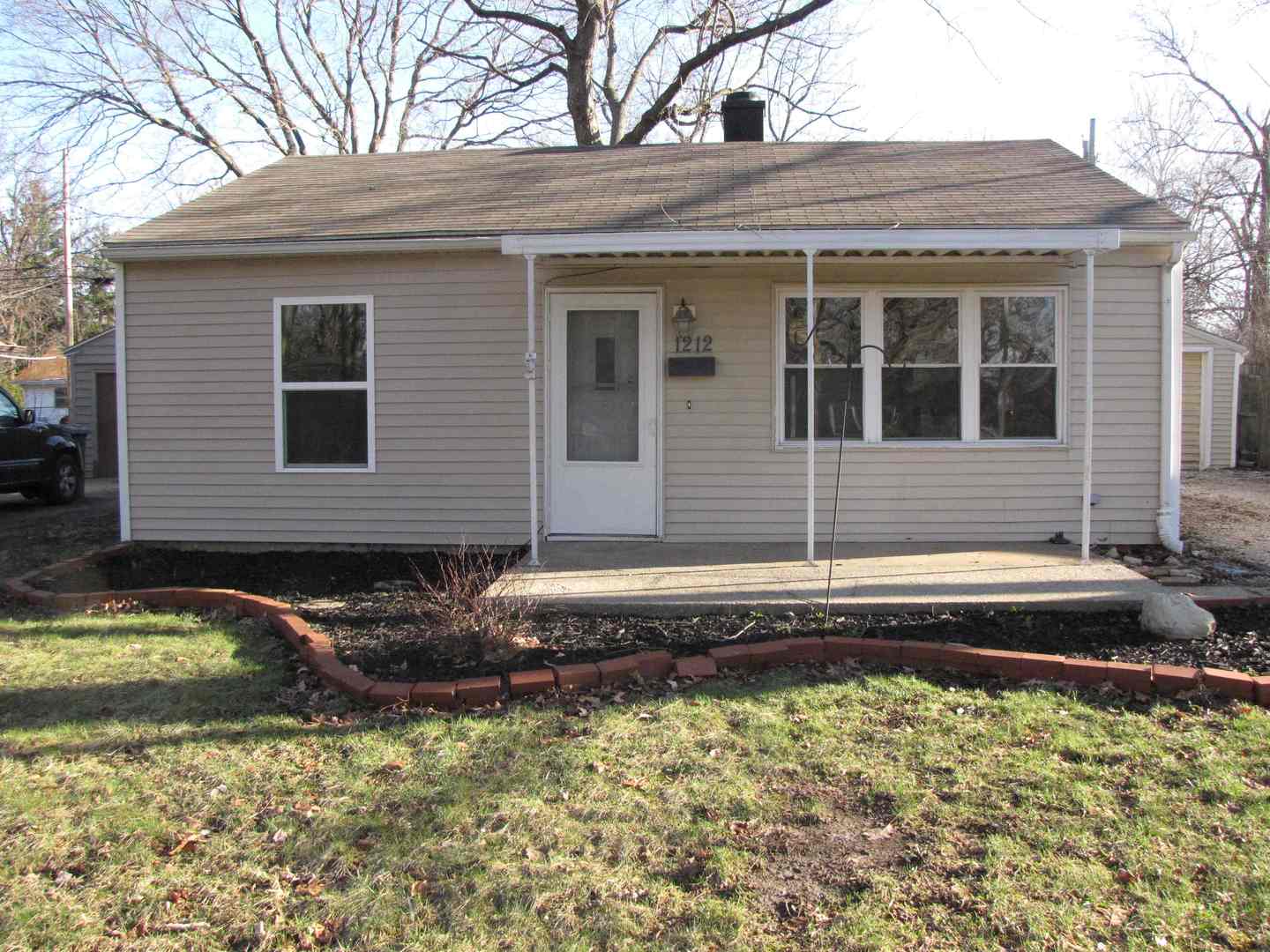 1212 E Pennsylvania Avenue, Urbana, IL 61801