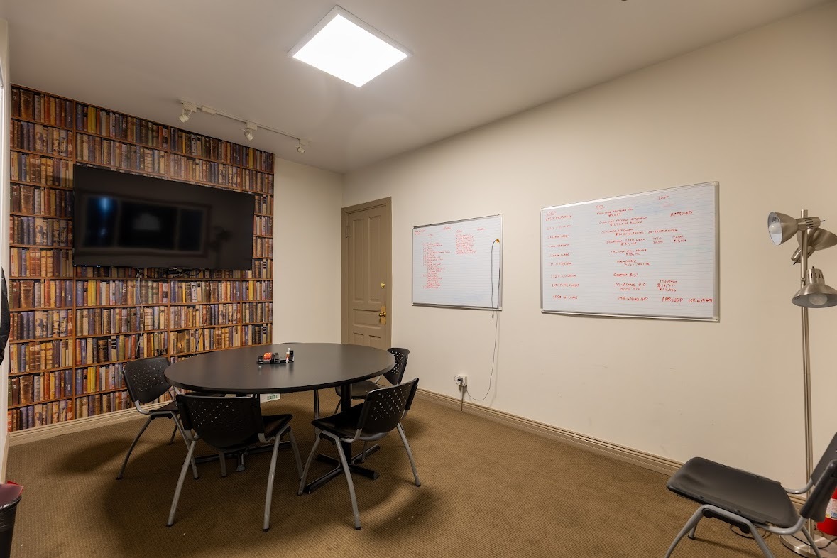 827 N Milwaukee Avenue, Chicago, IL 60642