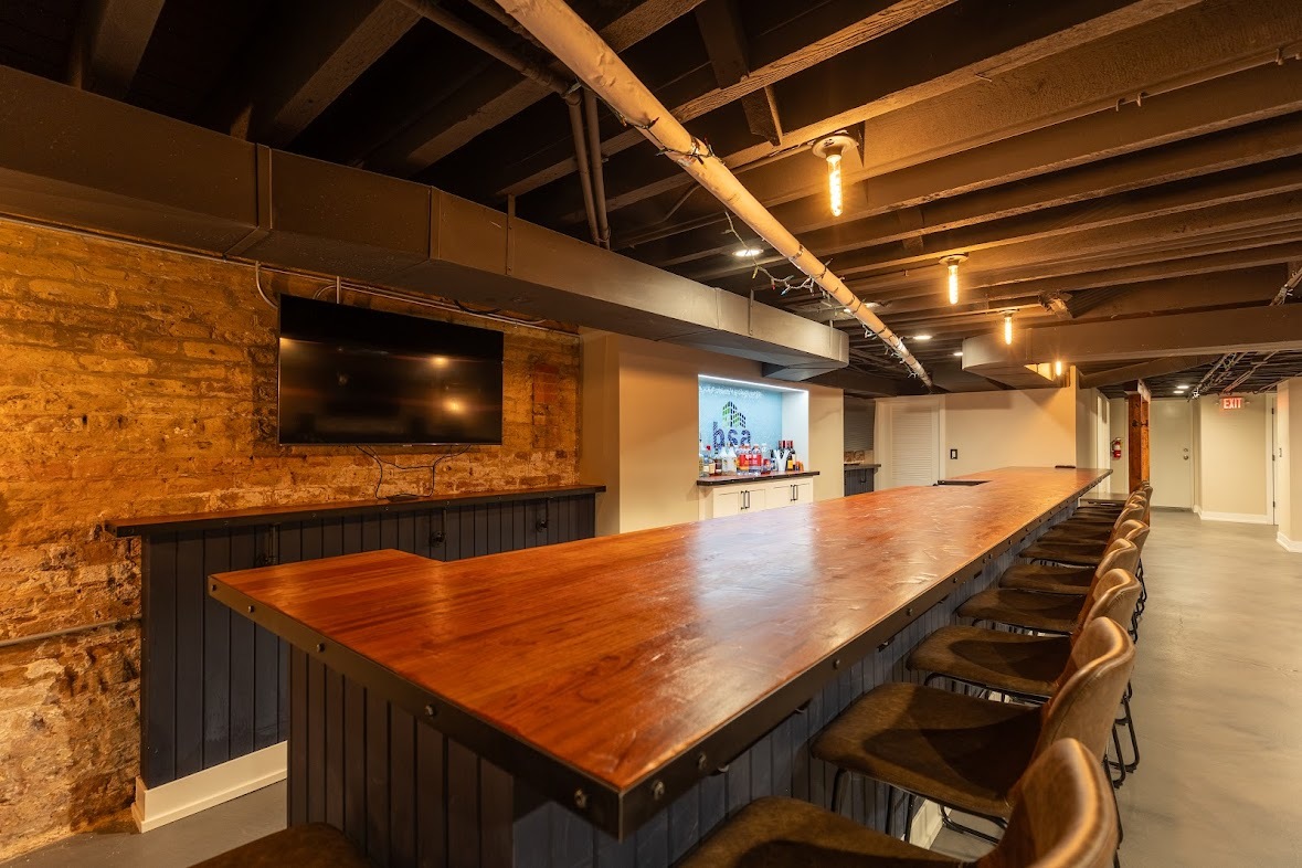 827 N Milwaukee Avenue, Chicago, IL 60642