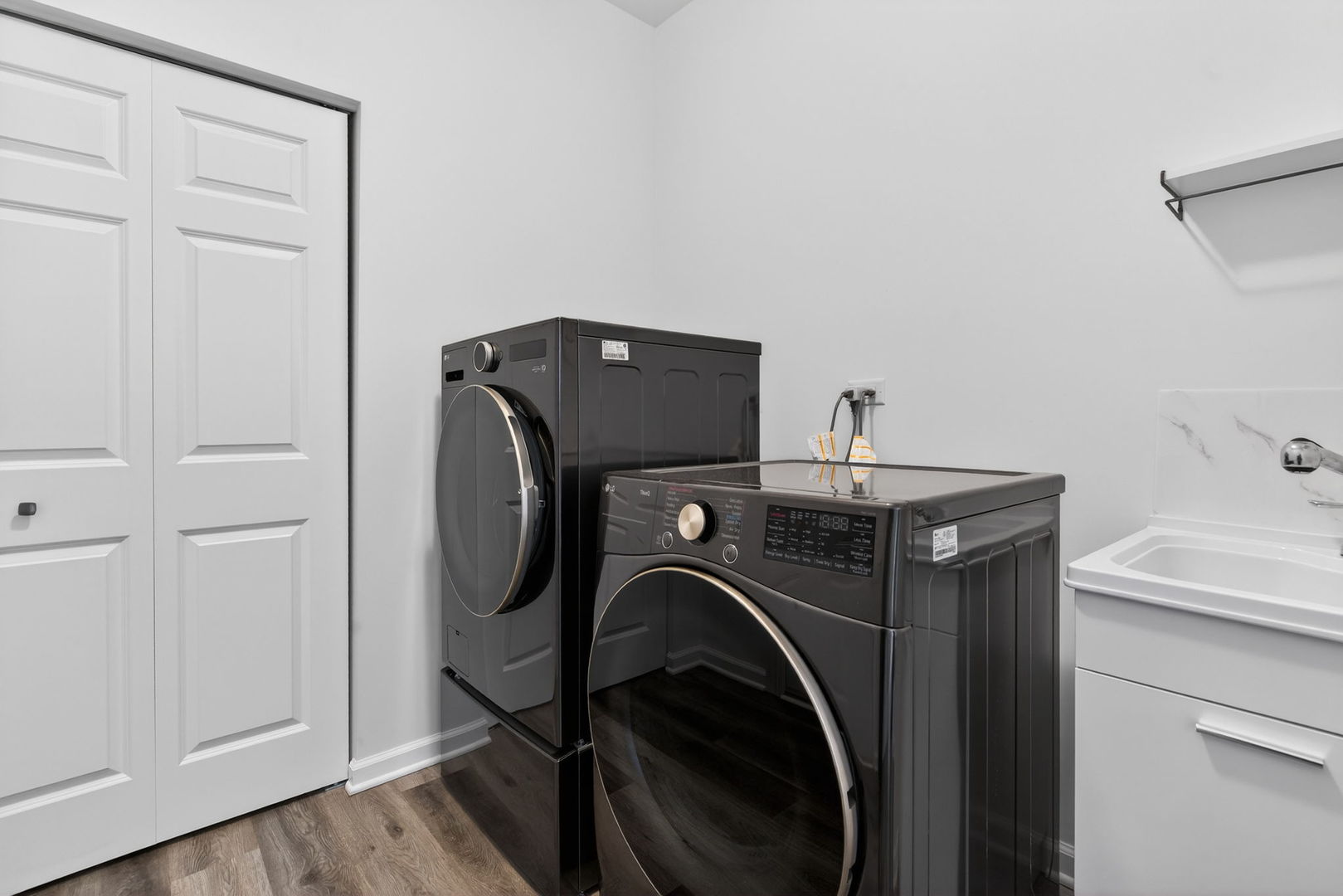 20929 Lakewoods Lane, Shorewood, IL 60404