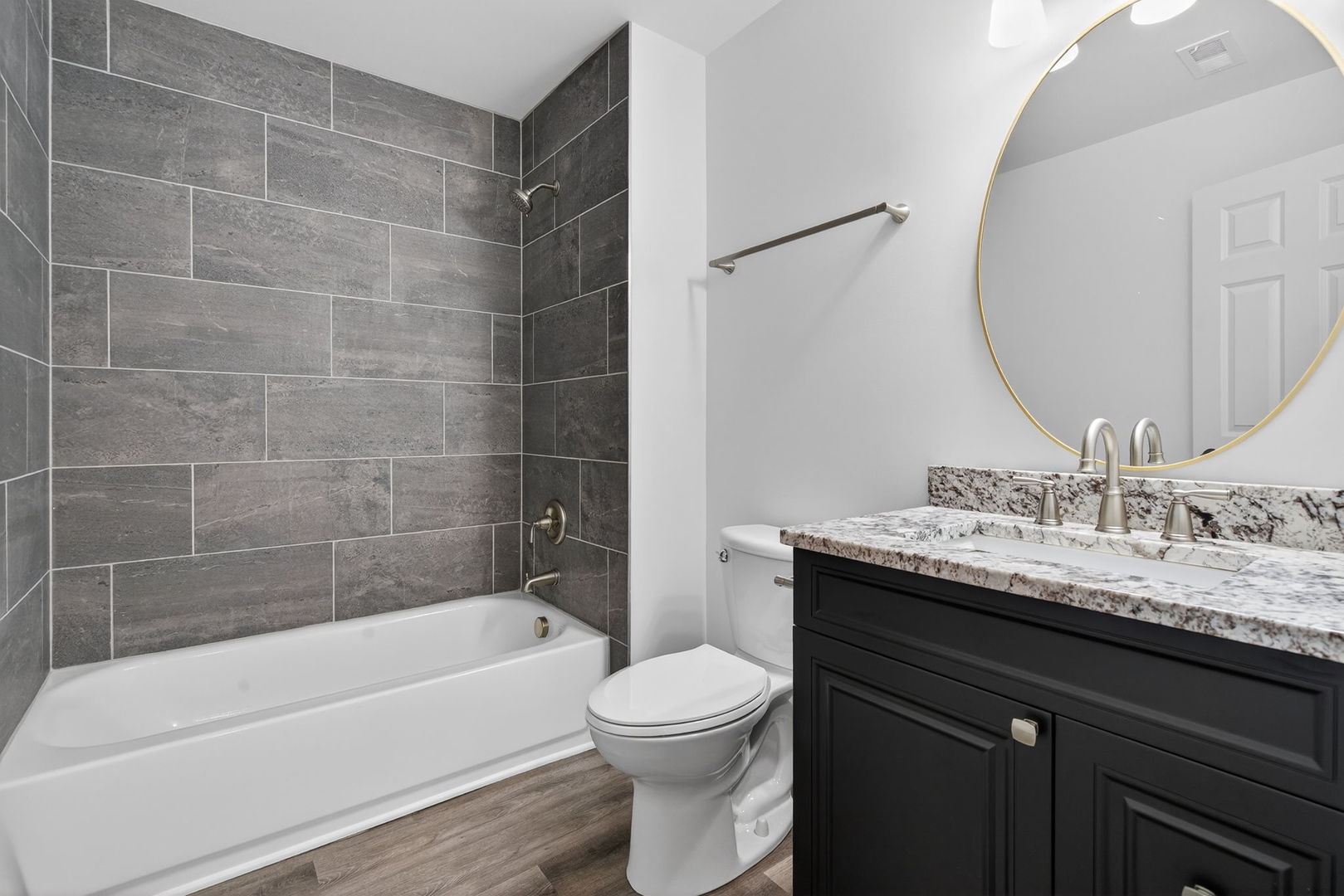 20929 Lakewoods Lane, Shorewood, IL 60404