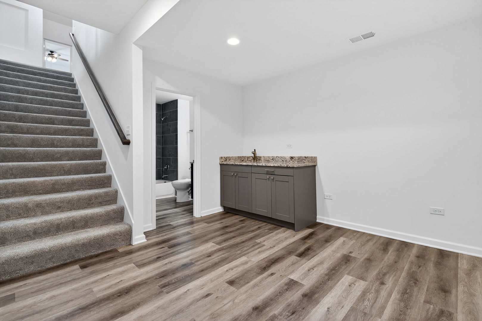 20929 Lakewoods Lane, Shorewood, IL 60404