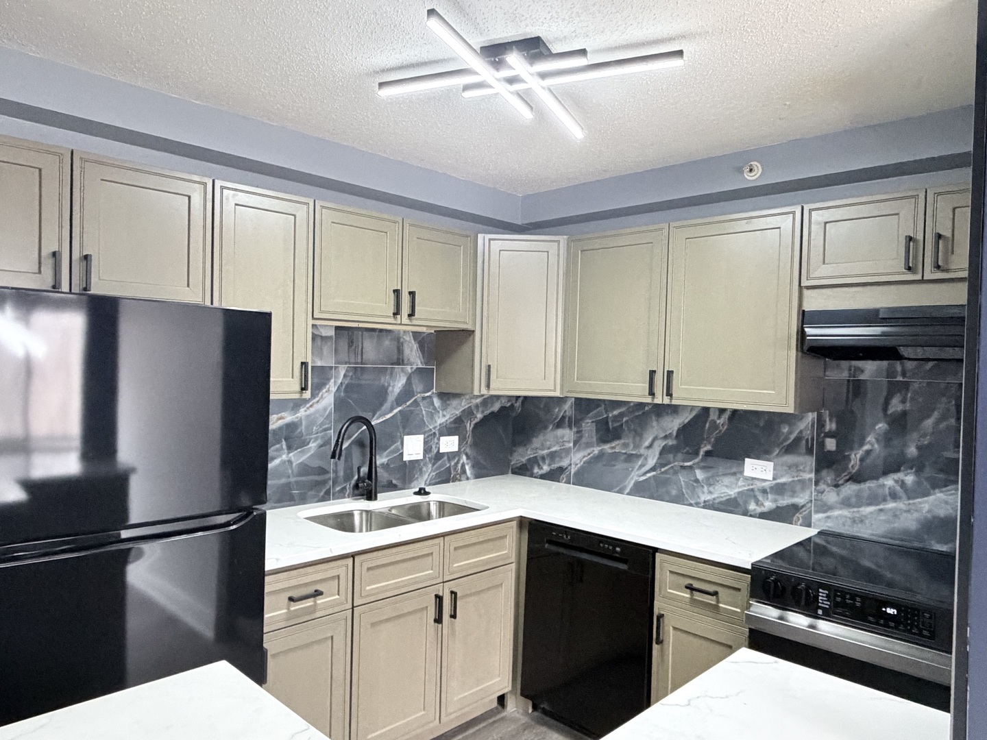 1840 Huntington Boulevard #203, Hoffman Estates, IL 60169