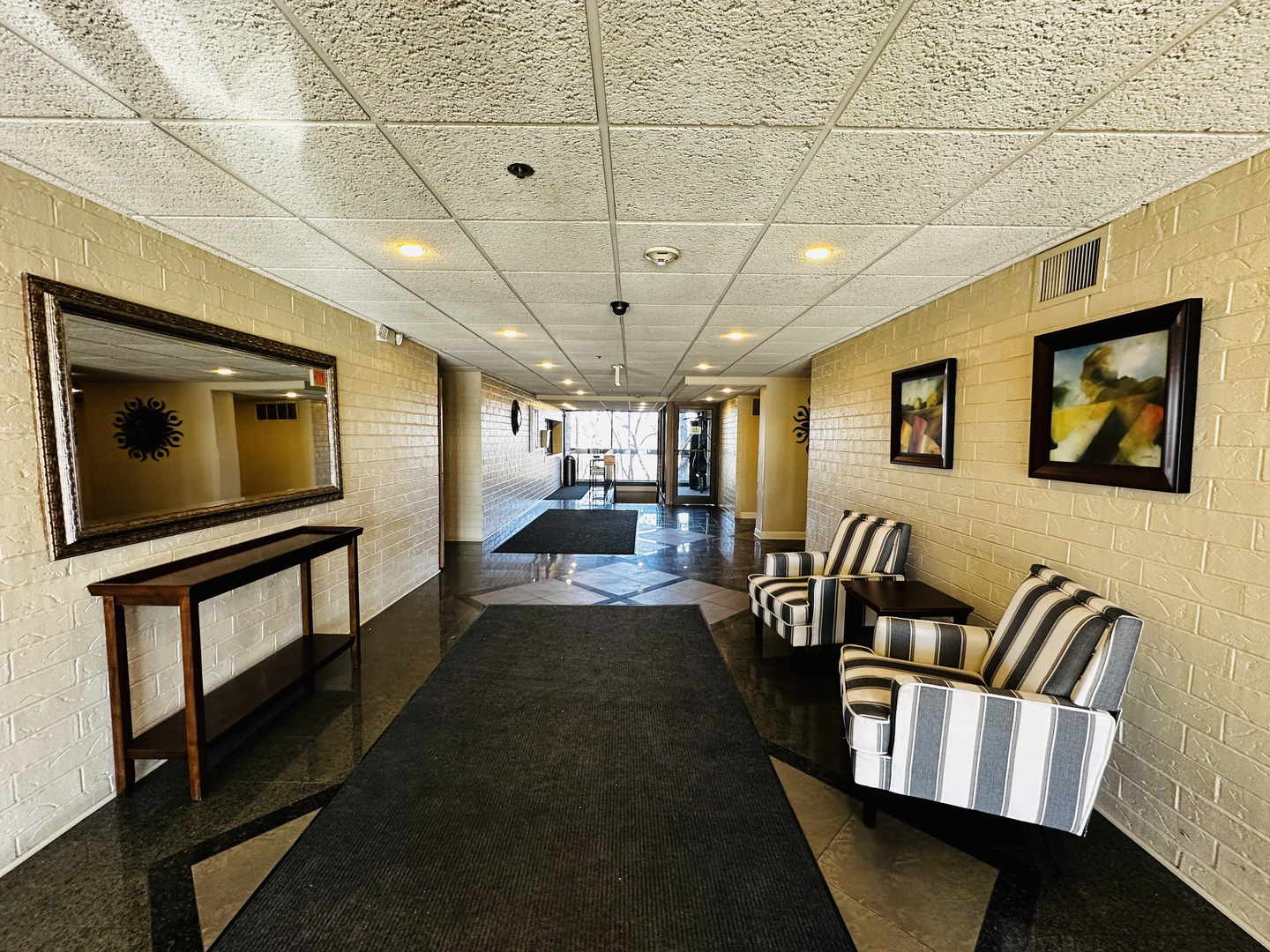 1840 Huntington Boulevard #203, Hoffman Estates, IL 60169