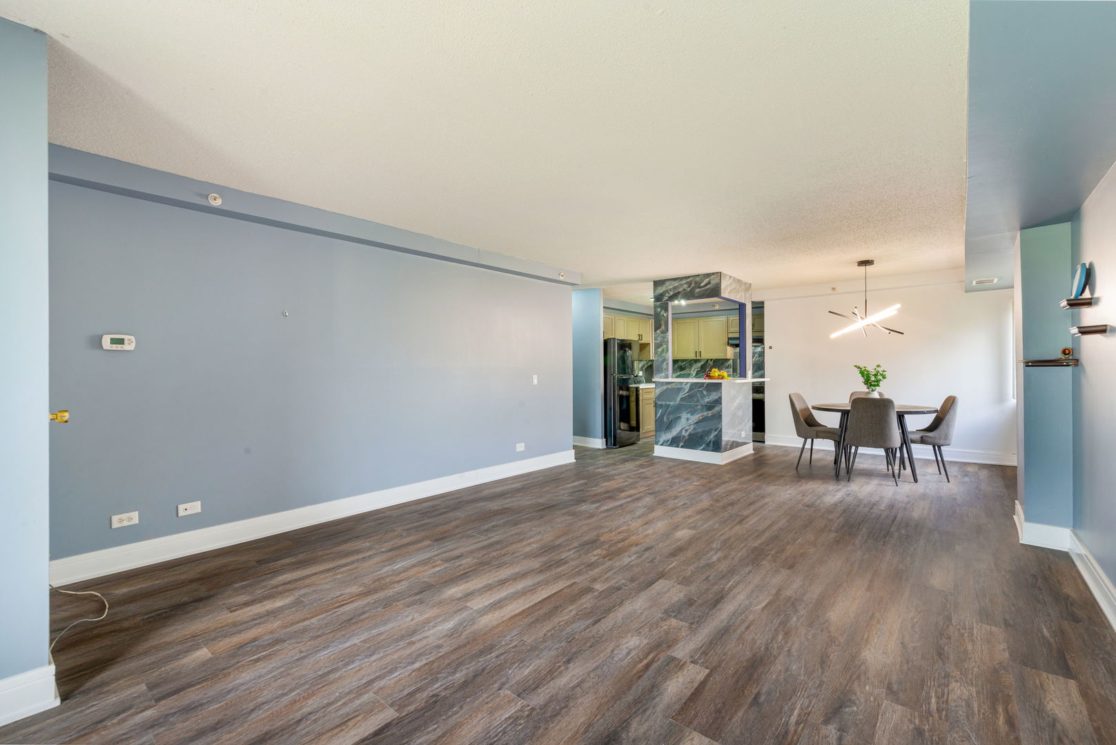 1840 Huntington Boulevard #203, Hoffman Estates, IL 60169