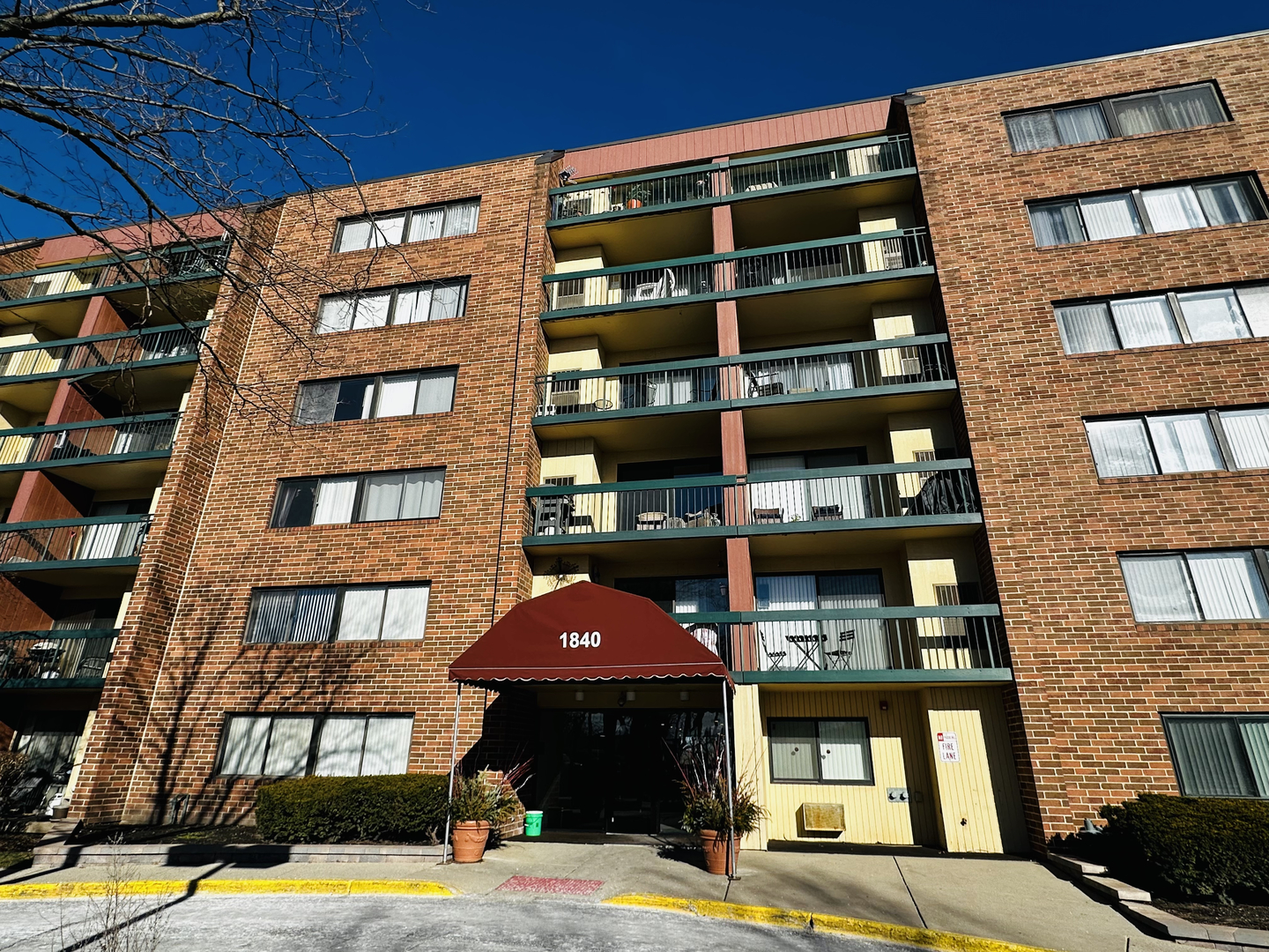 1840 Huntington Boulevard #203, Hoffman Estates, IL 60169