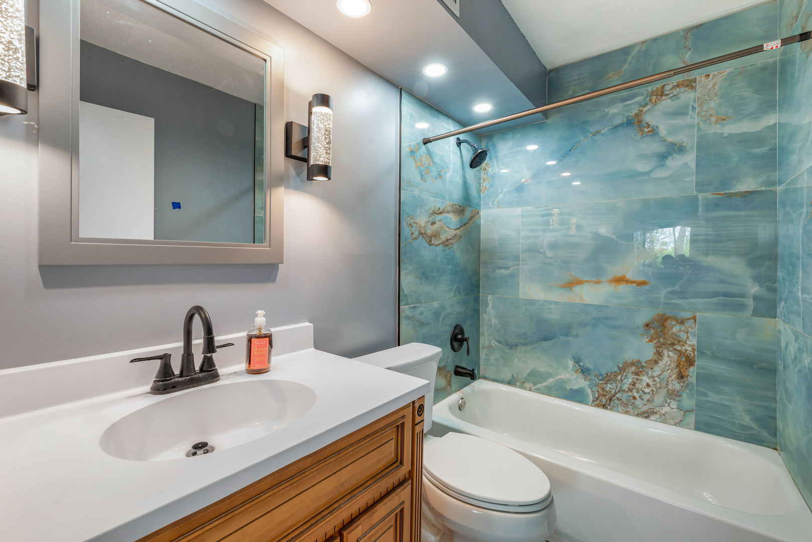 1840 Huntington Boulevard #203, Hoffman Estates, IL 60169