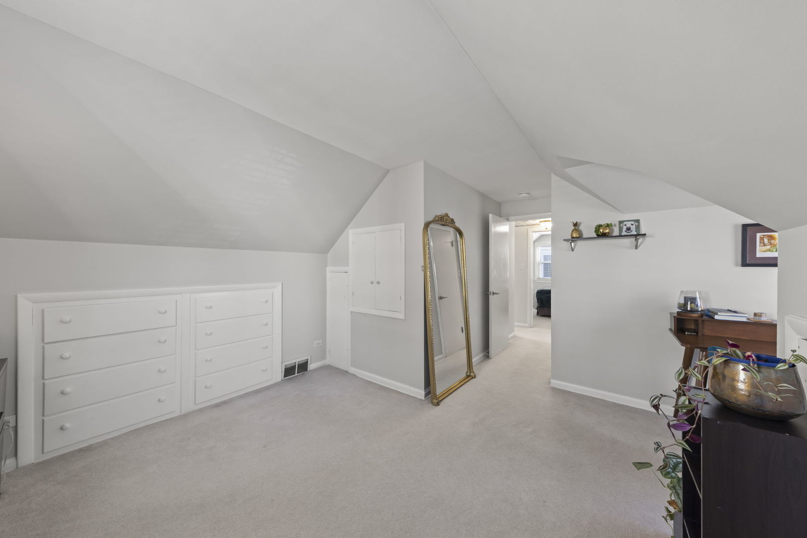 151 East Road, Glen Ellyn, IL 60137