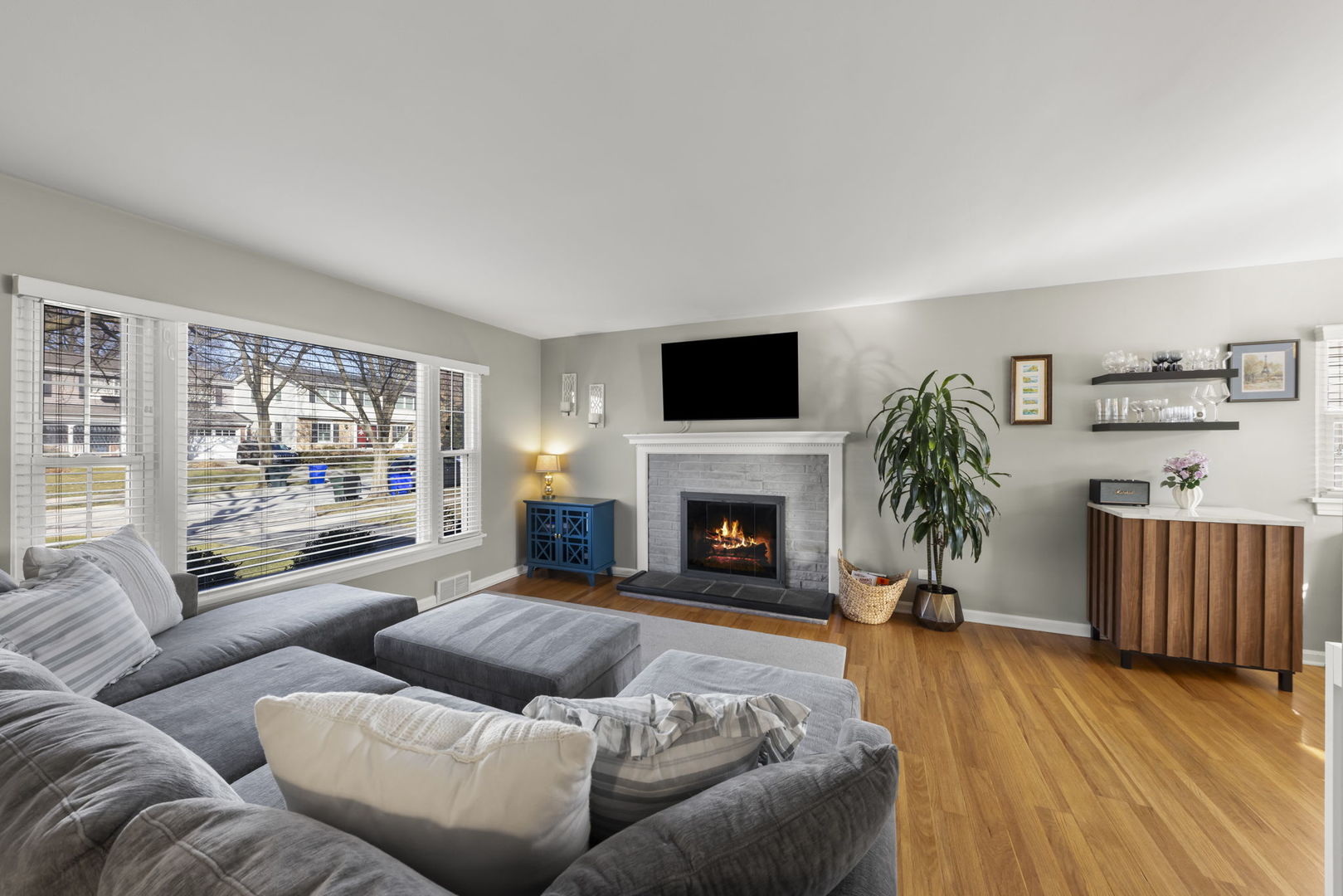 151 East Road, Glen Ellyn, IL 60137