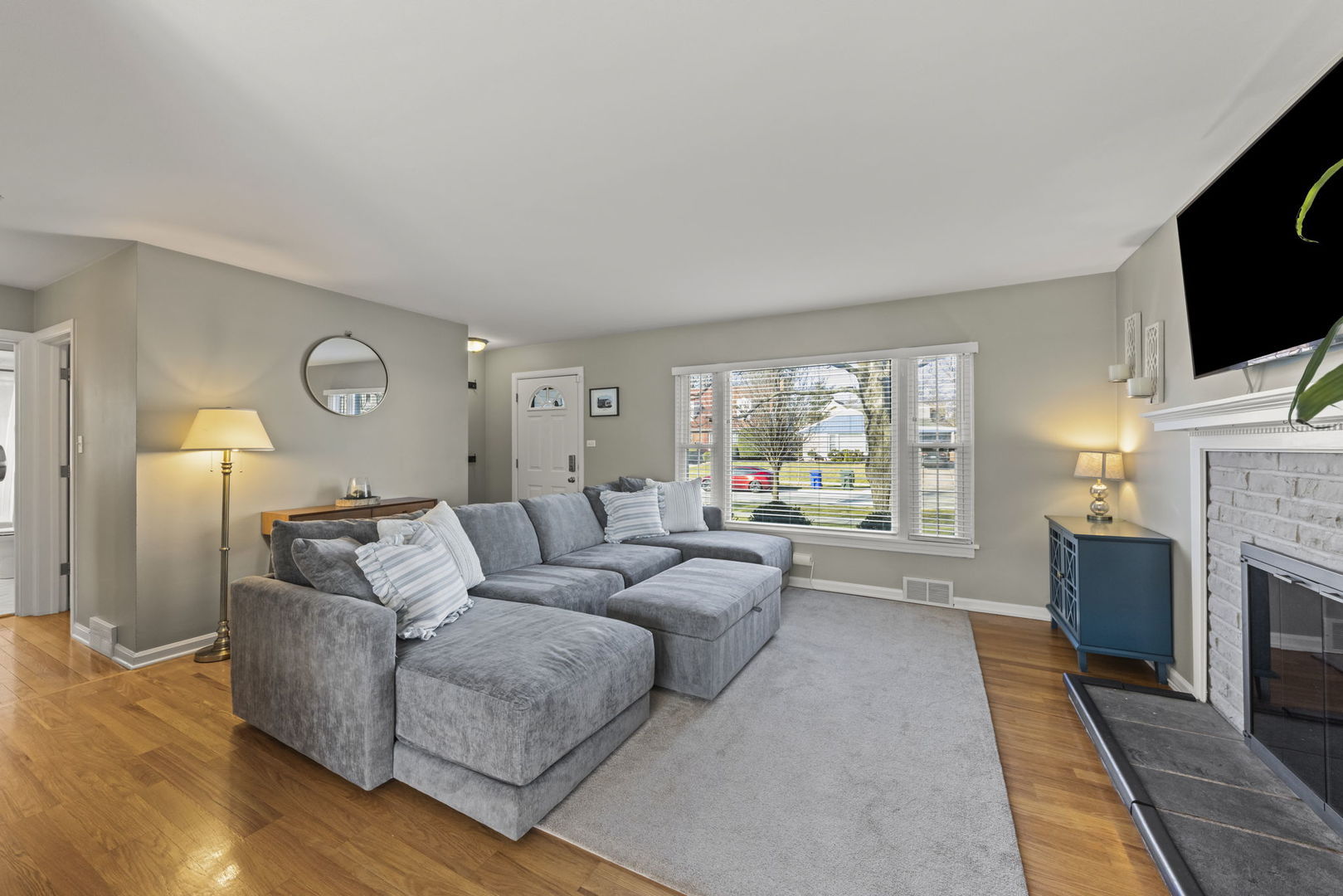 151 East Road, Glen Ellyn, IL 60137