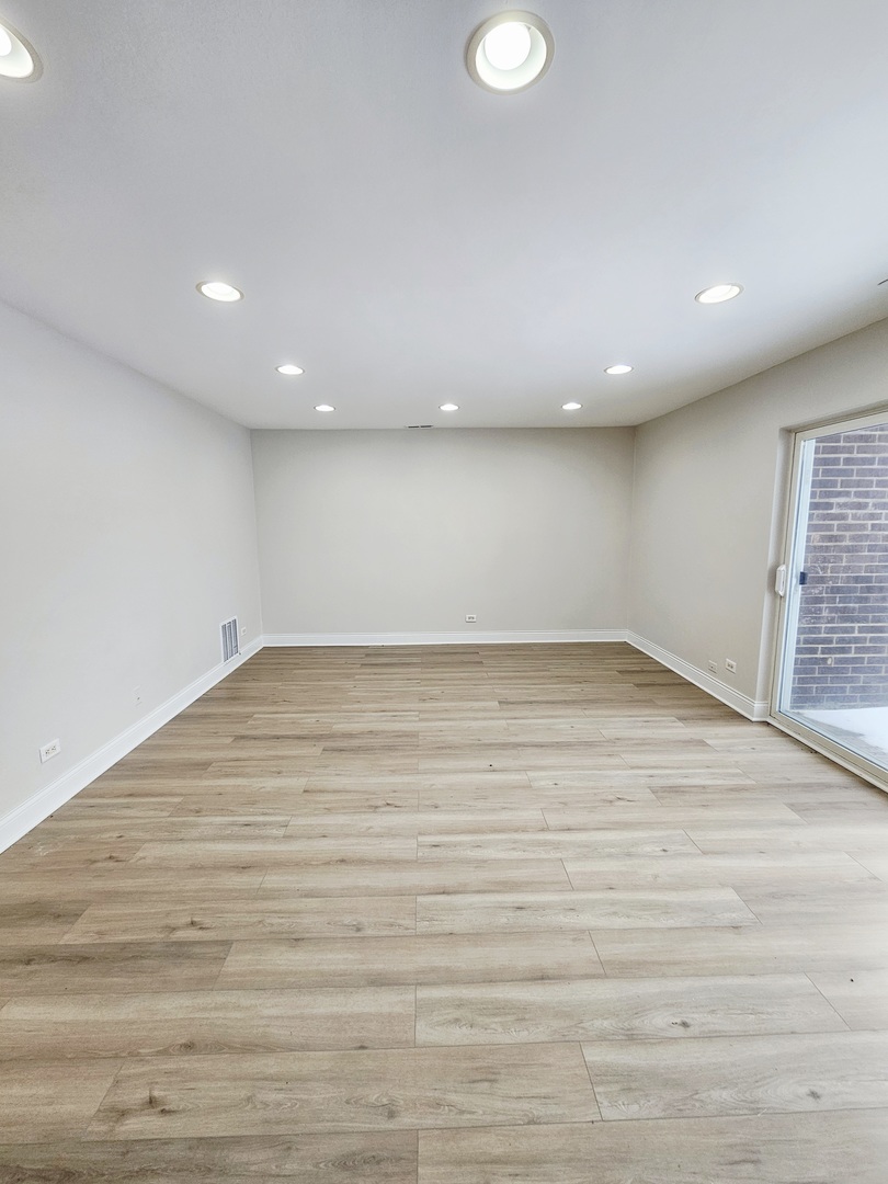 1550 Sandpebble Drive #210, Wheeling, IL 60090