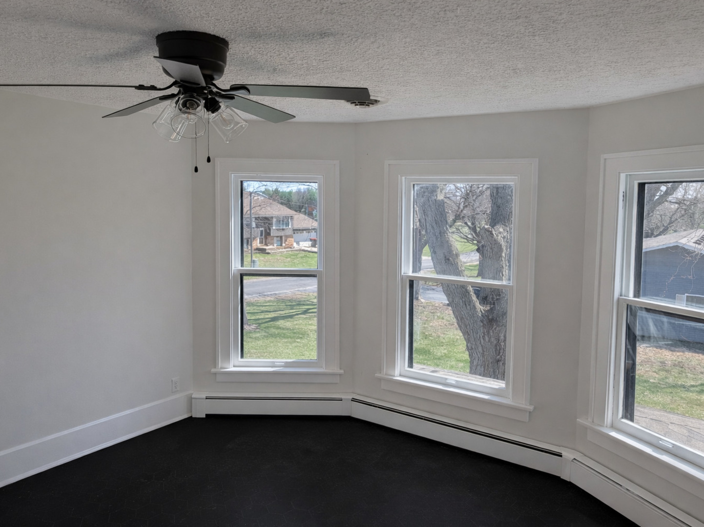 401 S Locust Street, Wapella, IL 61777