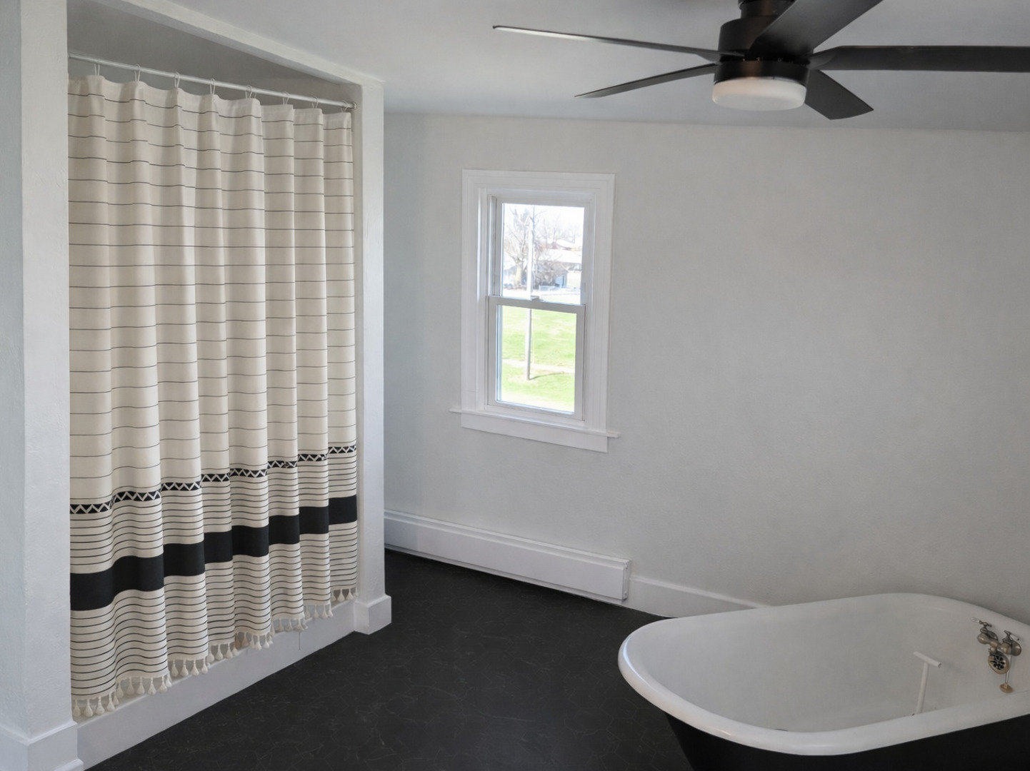 401 S Locust Street, Wapella, IL 61777