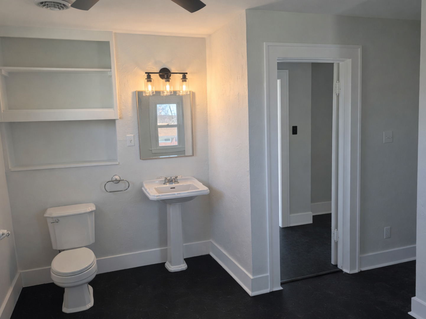 401 S Locust Street, Wapella, IL 61777