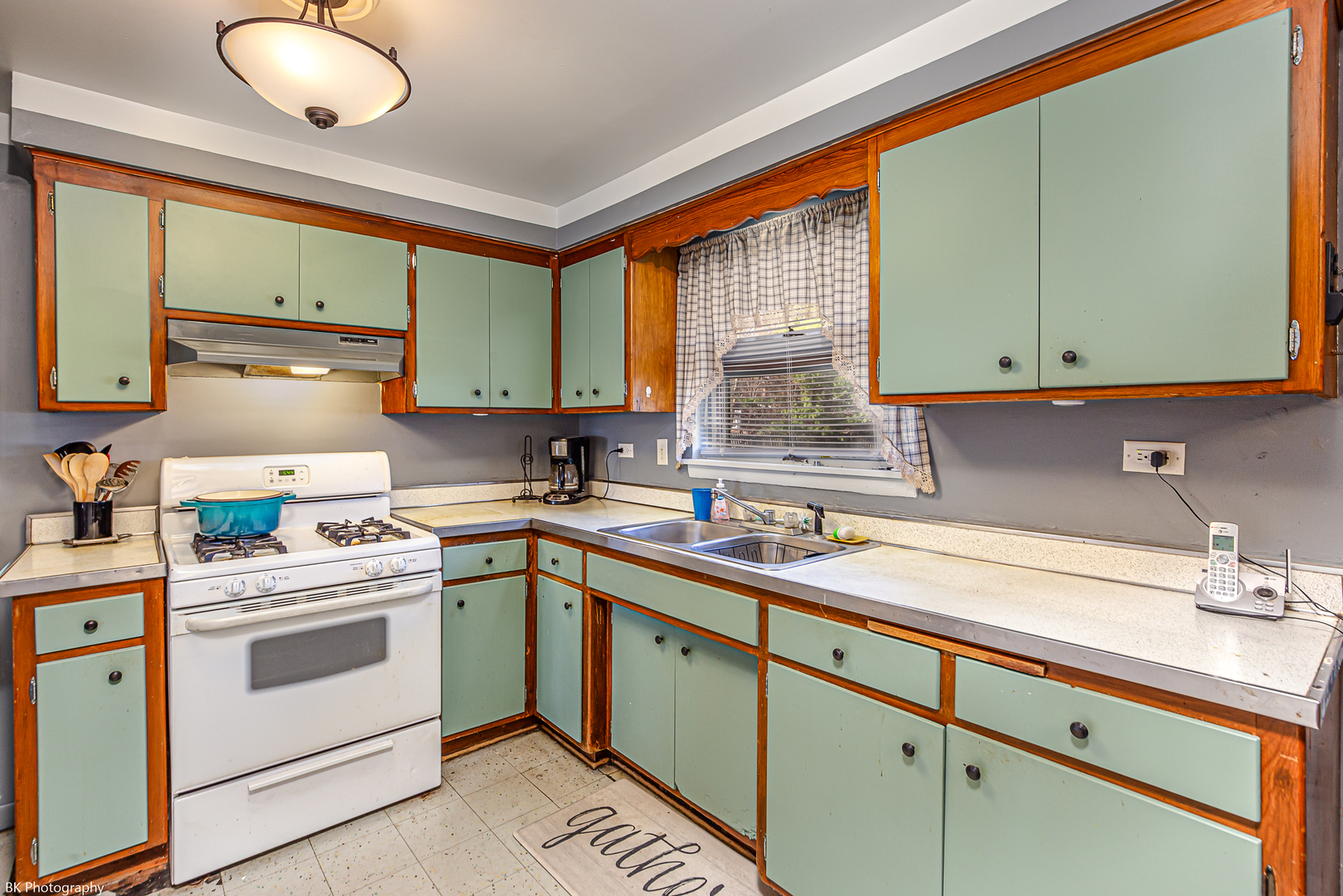 12222 S 72nd Court, Palos Heights, IL 60463