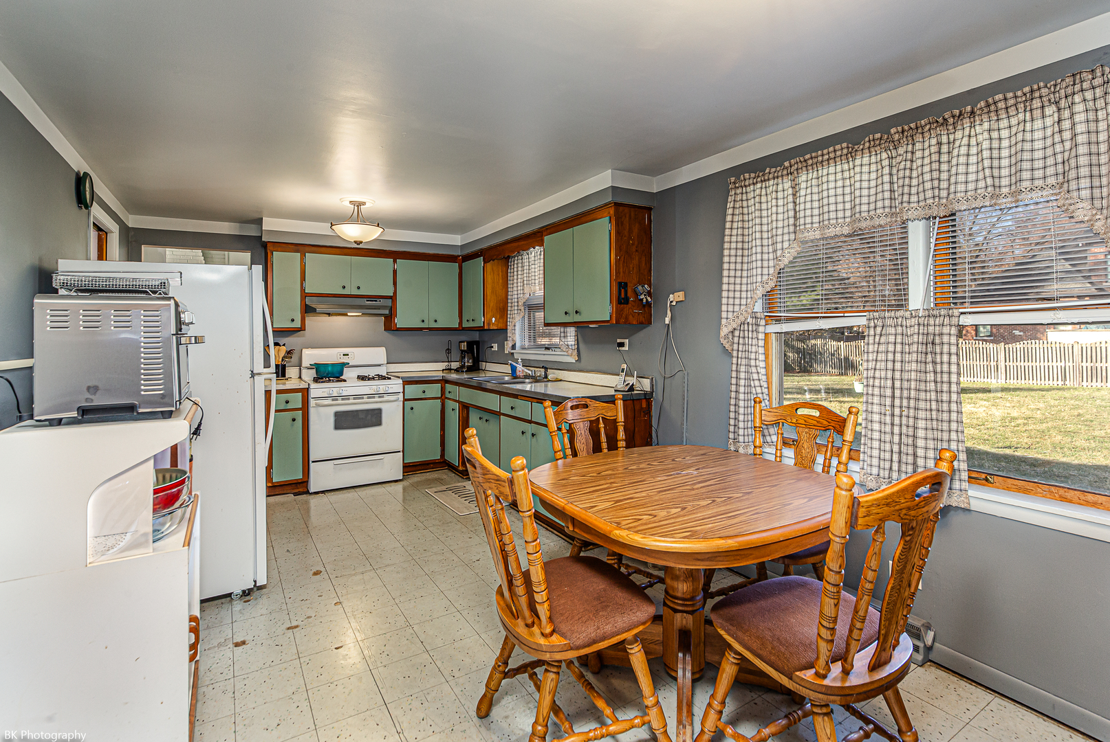 12222 S 72nd Court, Palos Heights, IL 60463