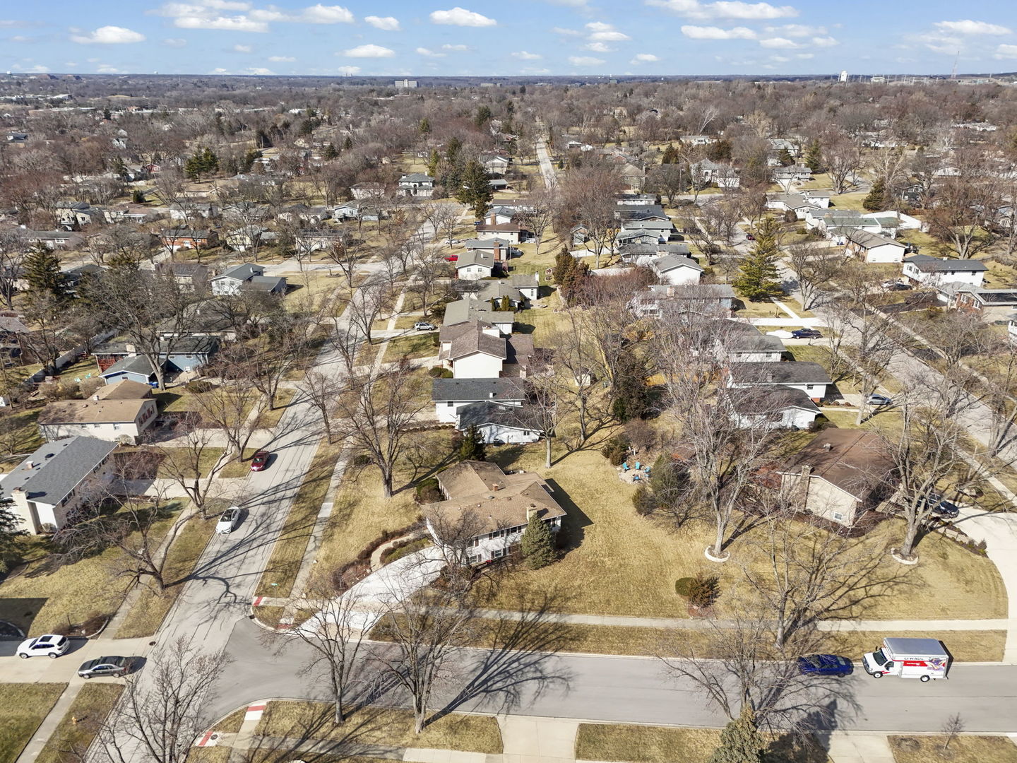 706 Crest Lane, Lisle, IL 60532