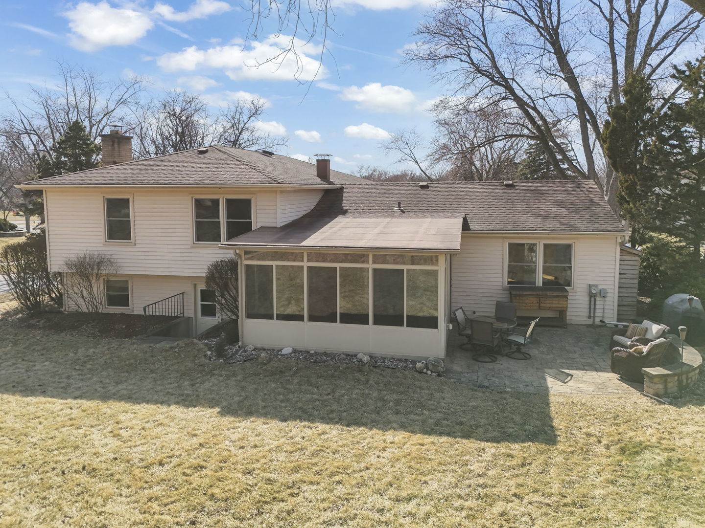 706 Crest Lane, Lisle, IL 60532